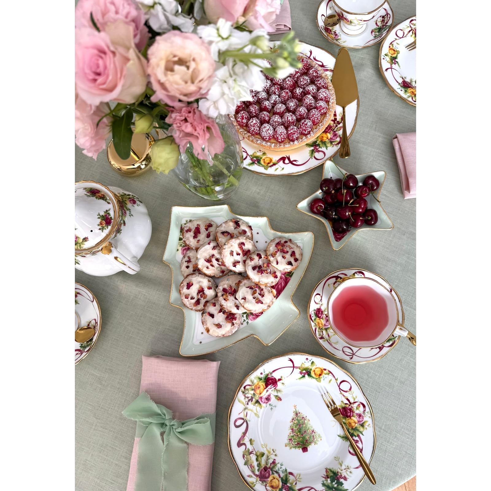 Royal Albert Old Country Roses Christmas Tree Oval Platter, 13-Inch