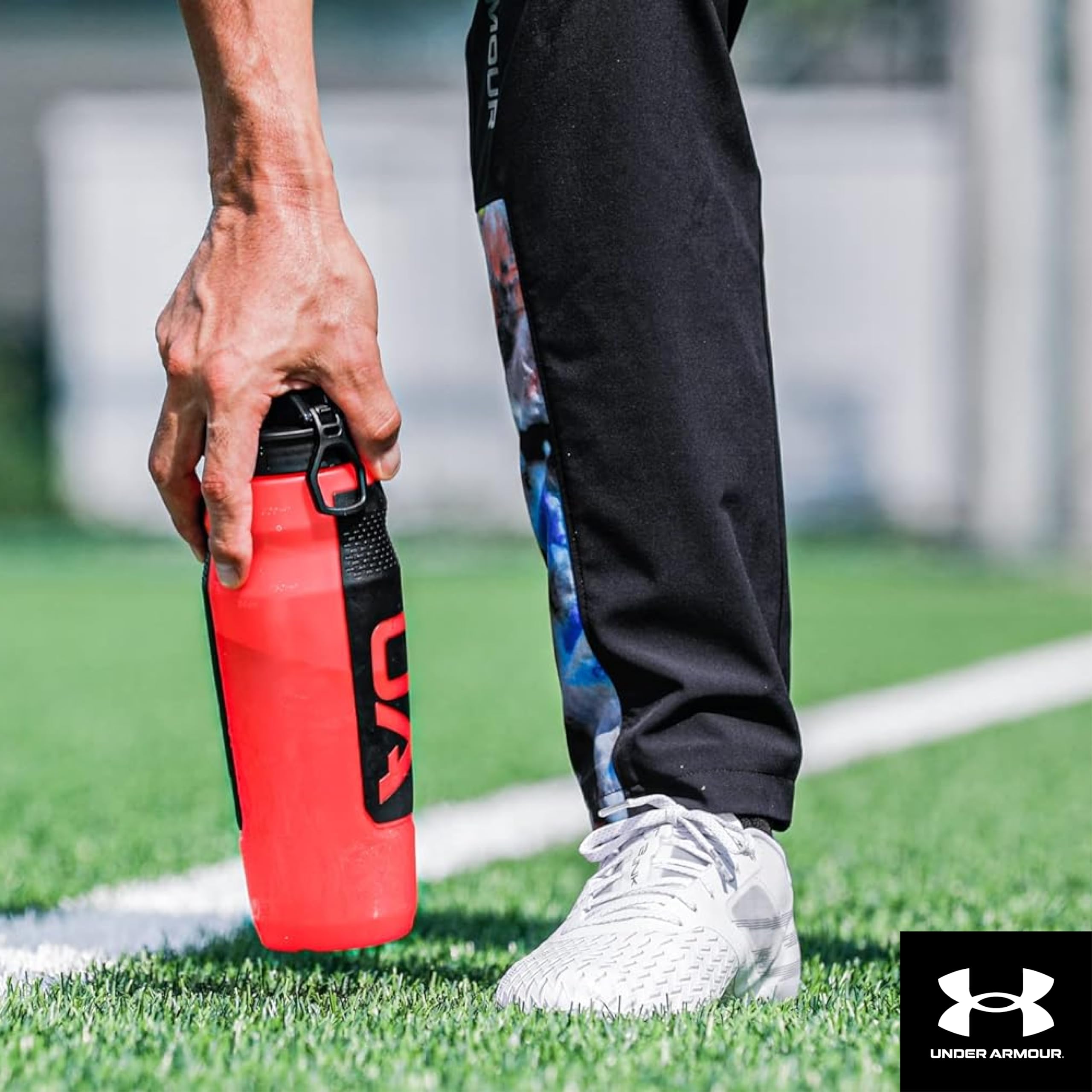 Under Armour 32Oz Playmaker Squeeze Clear