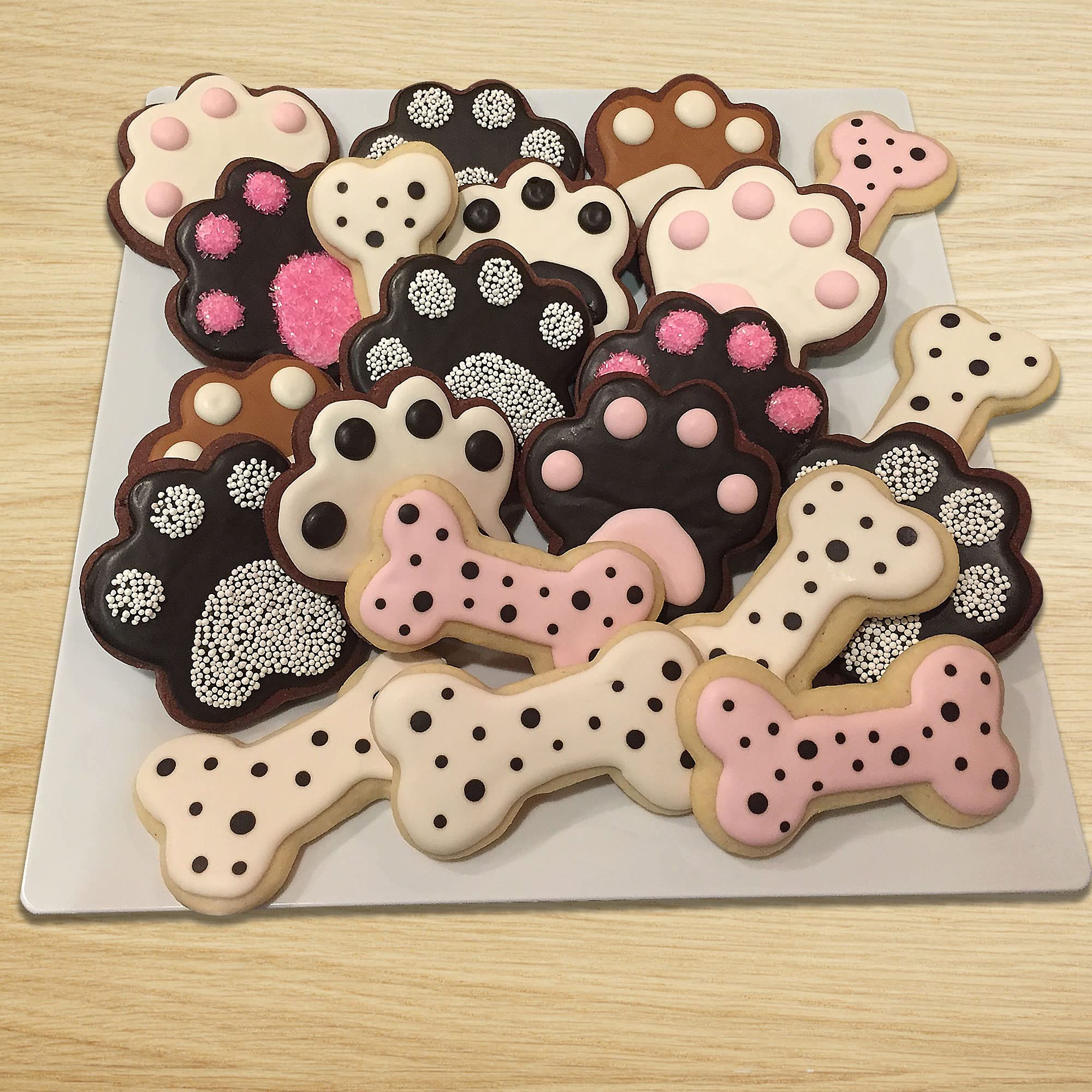 Hottion 8Pcs Dog Bone And Dog Paw Print Cookie Cutters Set, Metal 4 Sizes Dog Bone Paw Shape Cookie Cutters, Dog Theme Party Coo