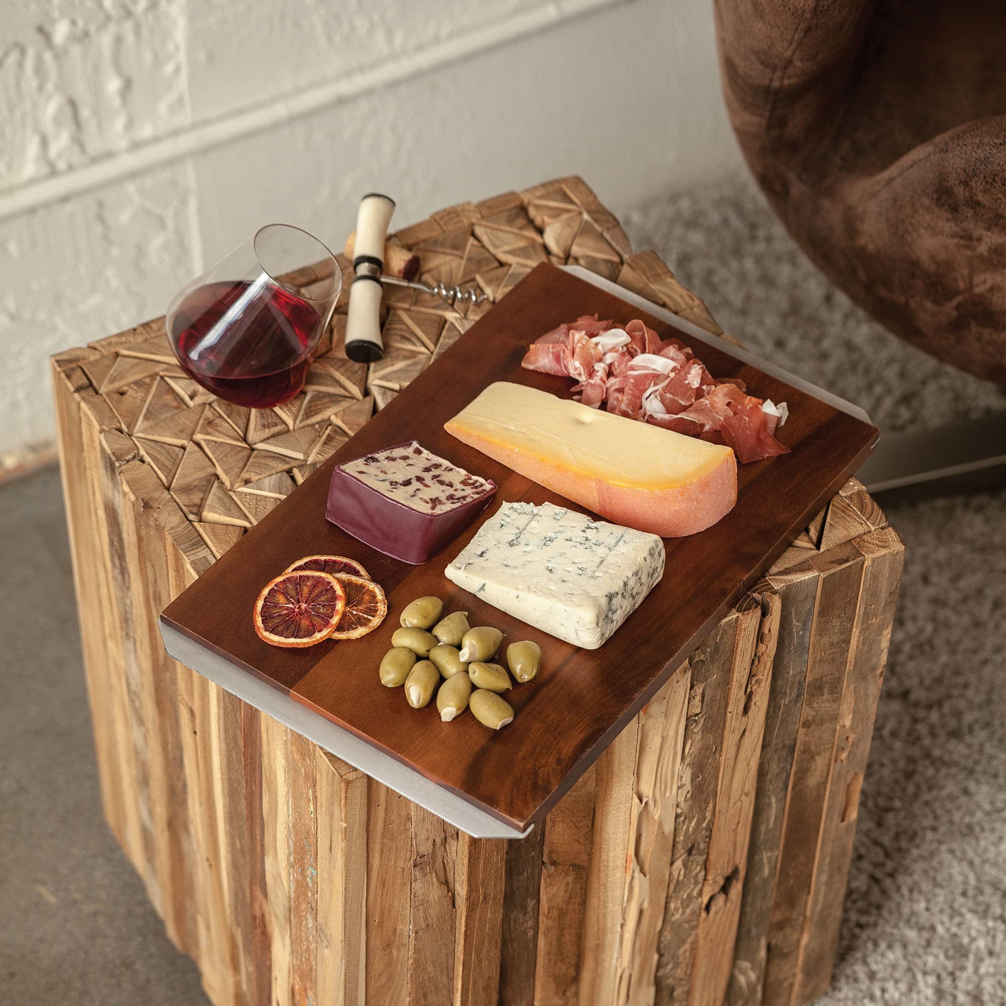 Viski Acacia Wood Cheese Board With Handles Contemporary Kitchen Appetizer Serveware Tray For Charcuterie And Snacks, 16 By 10 I