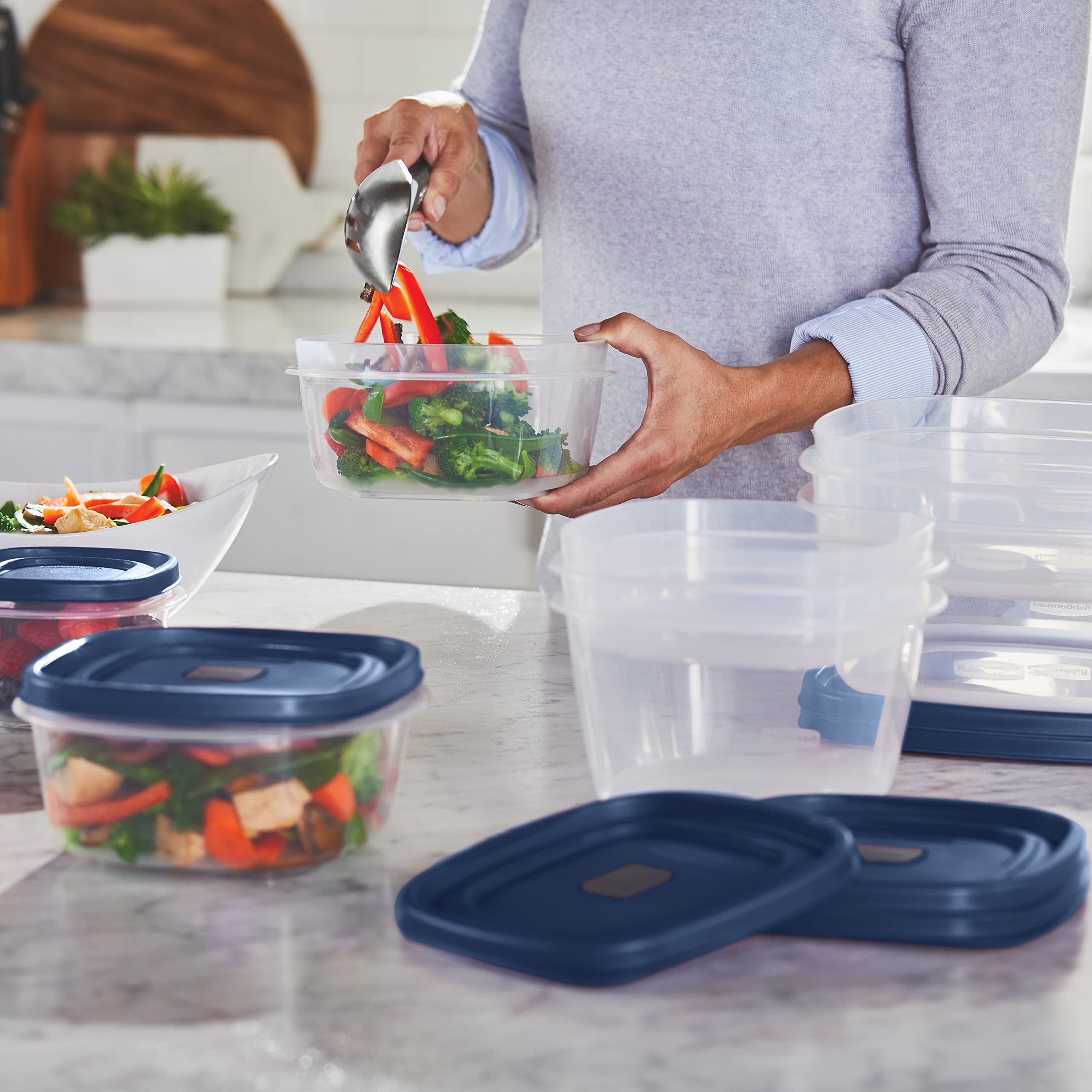 Rubbermaid Easyfindlids Food Storage Containers