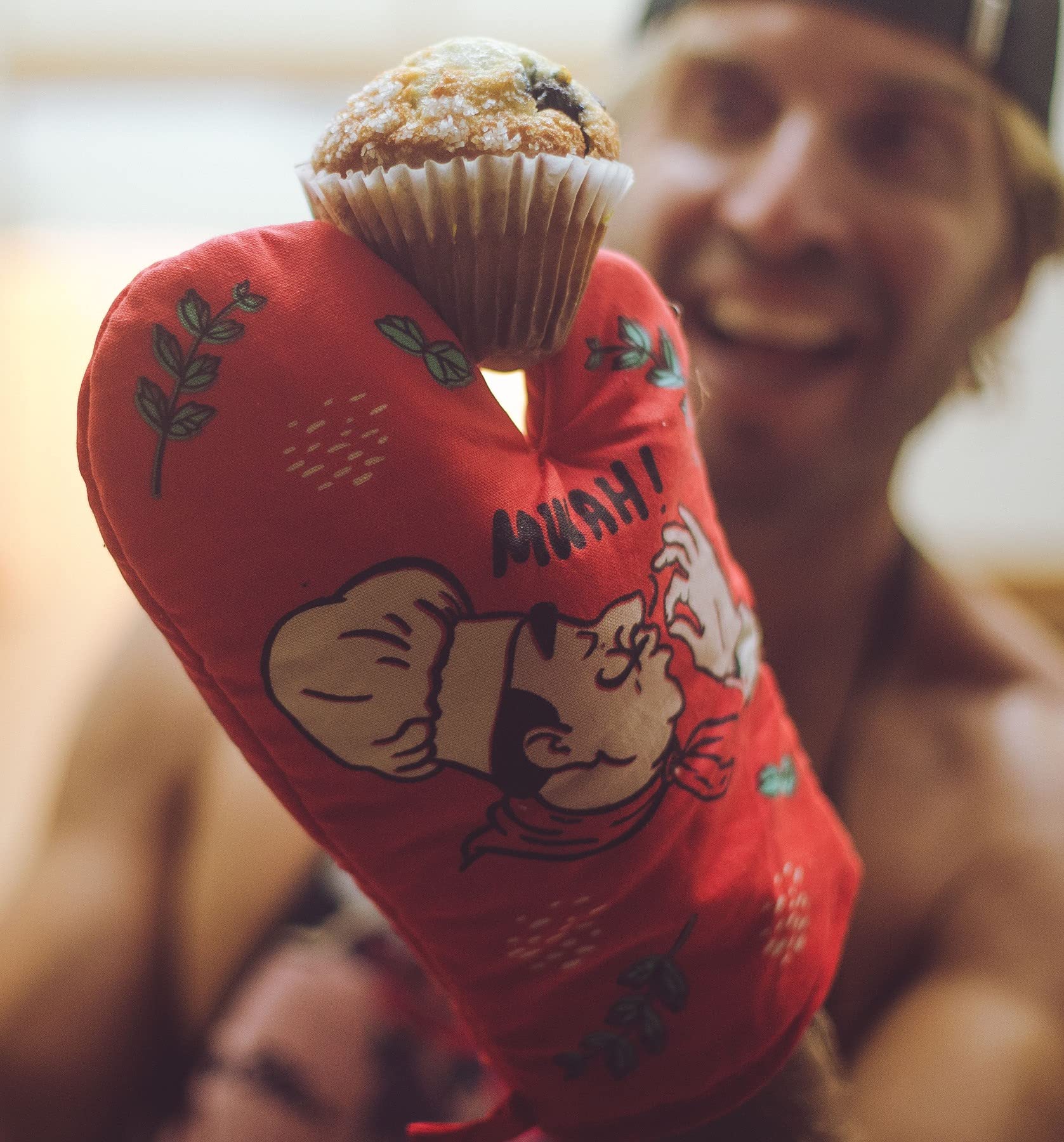 Chef'S Kiss Oven Mitt Funny Italian Cooking Culinary Foodie Kitchen Glove Funny Graphic Kitchenwear Funny Food Novelty Cookware