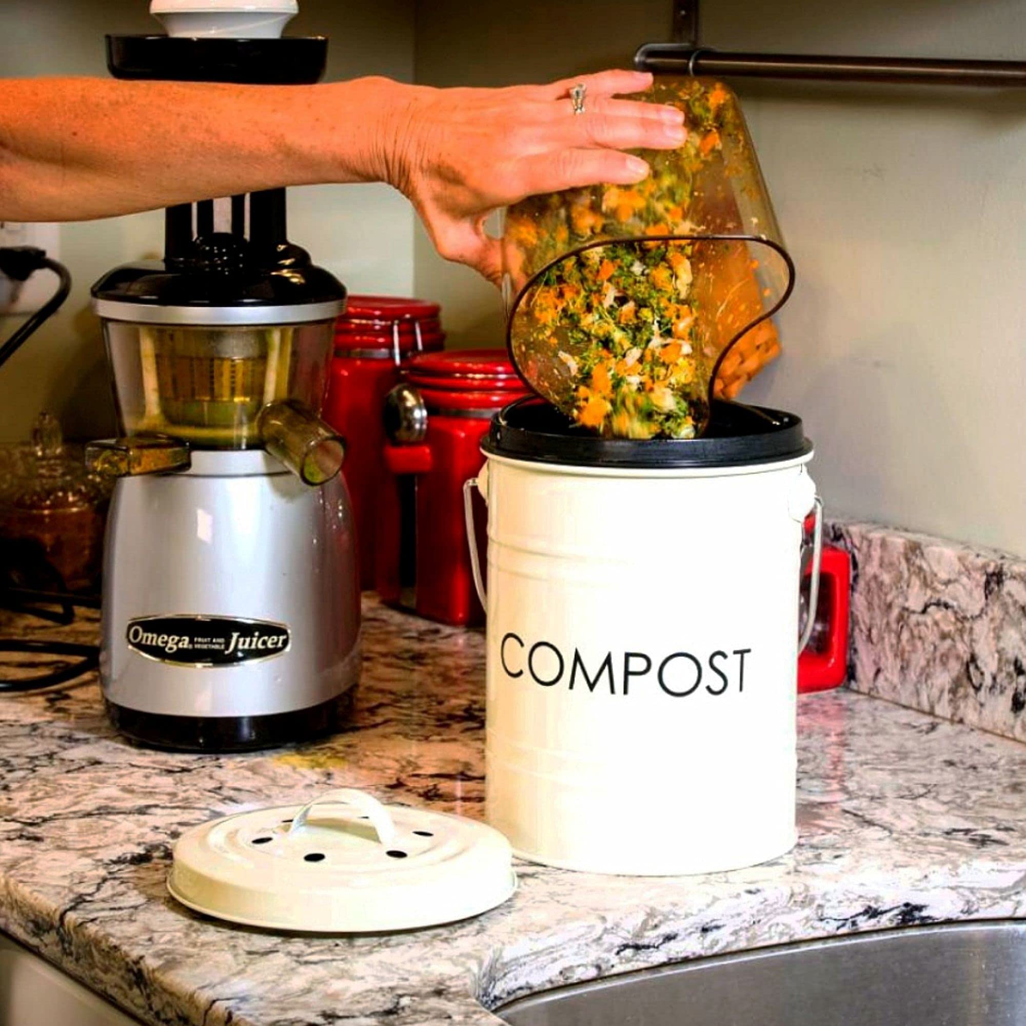 The Relaxed Gardener Kitchen Compost Bin (0.8 Gallon) - Rust Proof And Leak Proof Countertop Compost Bucket With Lid, No Smells