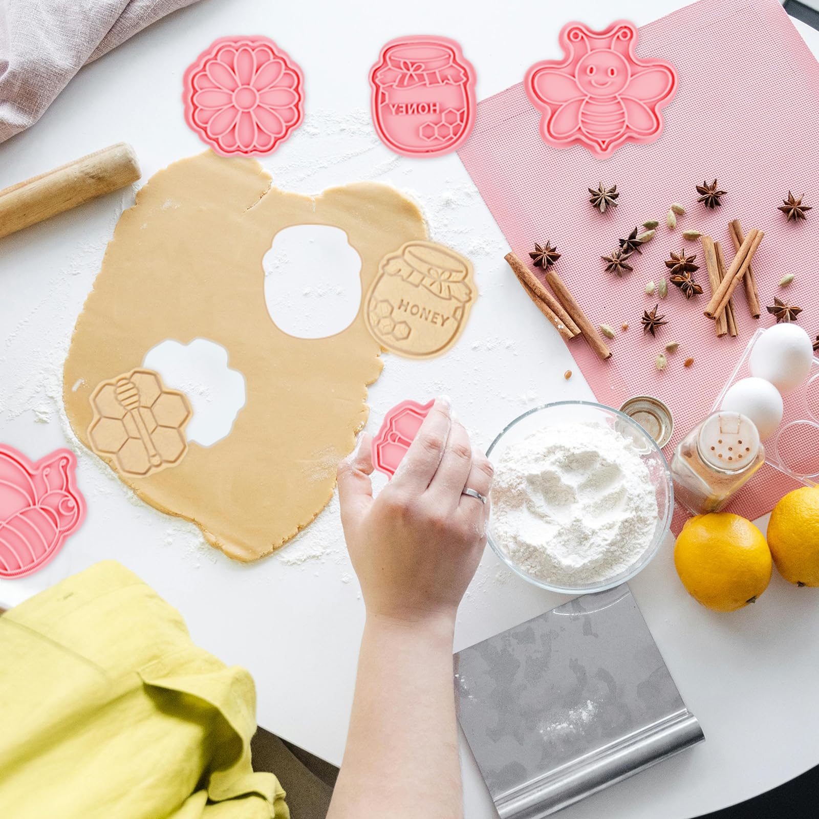 Bigqin 8 Pcs Cookie Cutters Set 3D Cute Cartoon Shapes With Honeybee Flower Cookie Mold Pink Diy Cartoon Biscuit Baking Mold Too