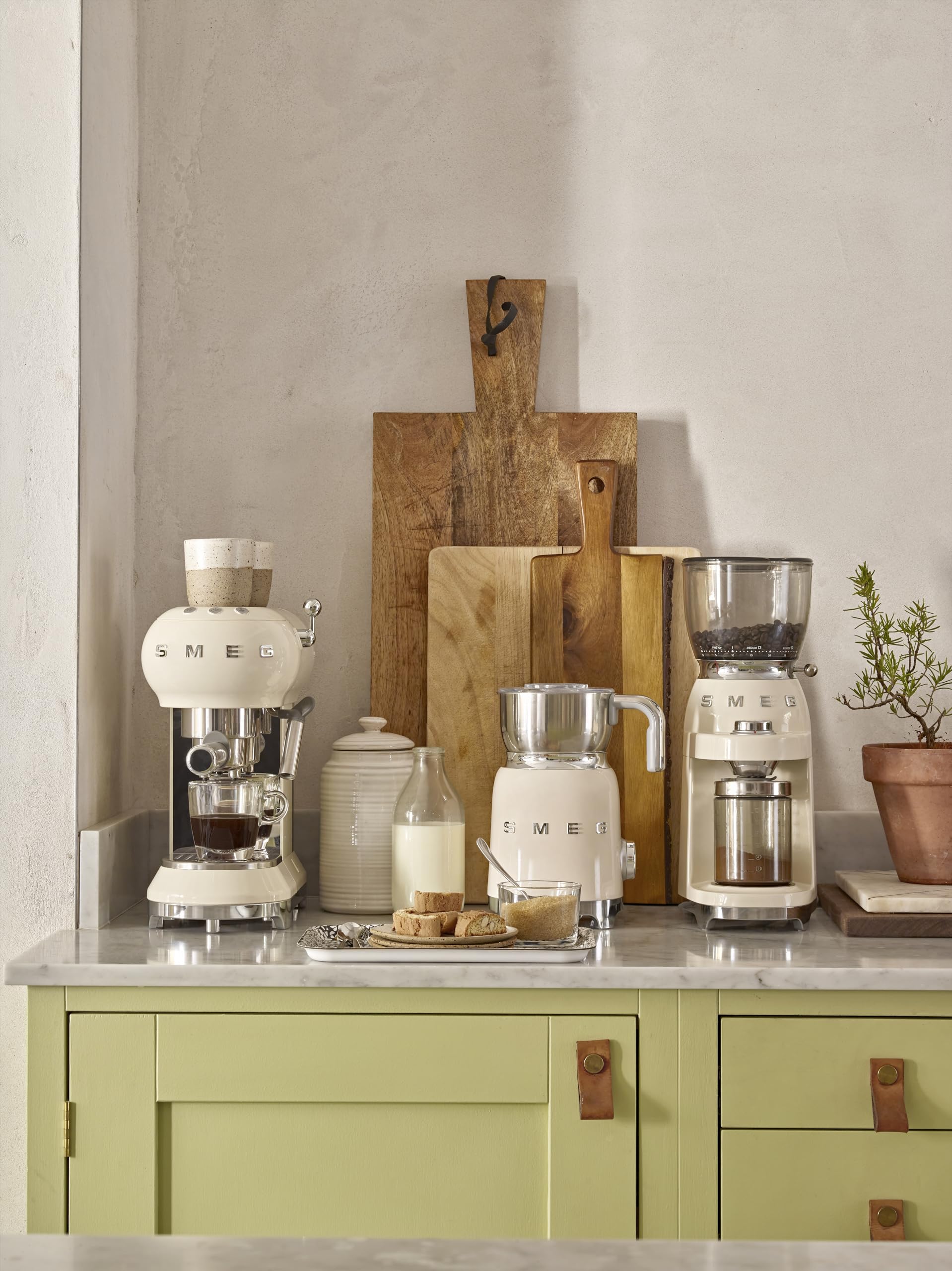 Smeg Retro 50'S Style Milk Frother With 2 Disks 6 Preset Programs Hot Or Cold Frothing And Induction Heating (Cream)