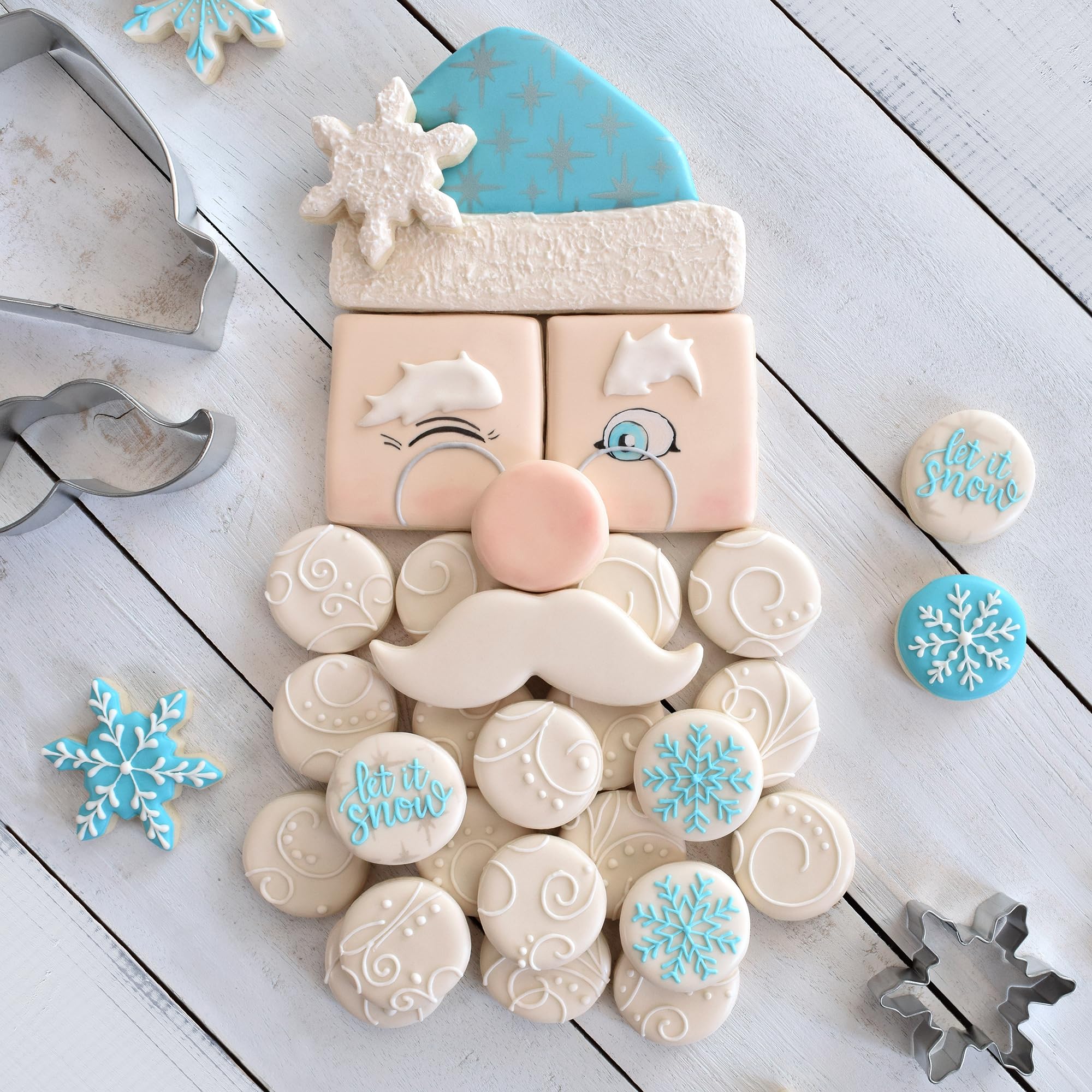 R & M International Santa Centerpiece Set Cookie Cutter, One Size, Gray