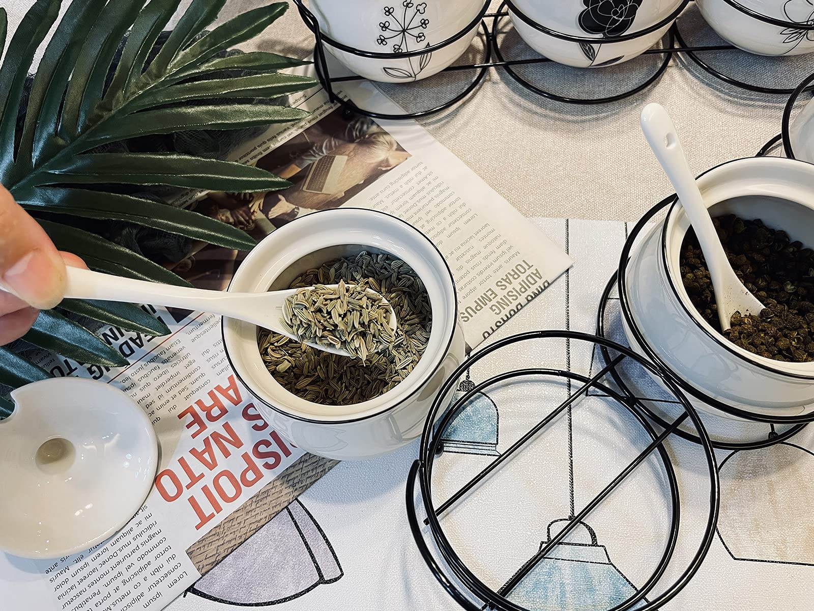 Ceramic Spice & Sugar Jars, With Lids Spoons And Shelf,Porcelain Condiment Kitchen Jar Spice Container Set, 230 Ml,3 Pcs