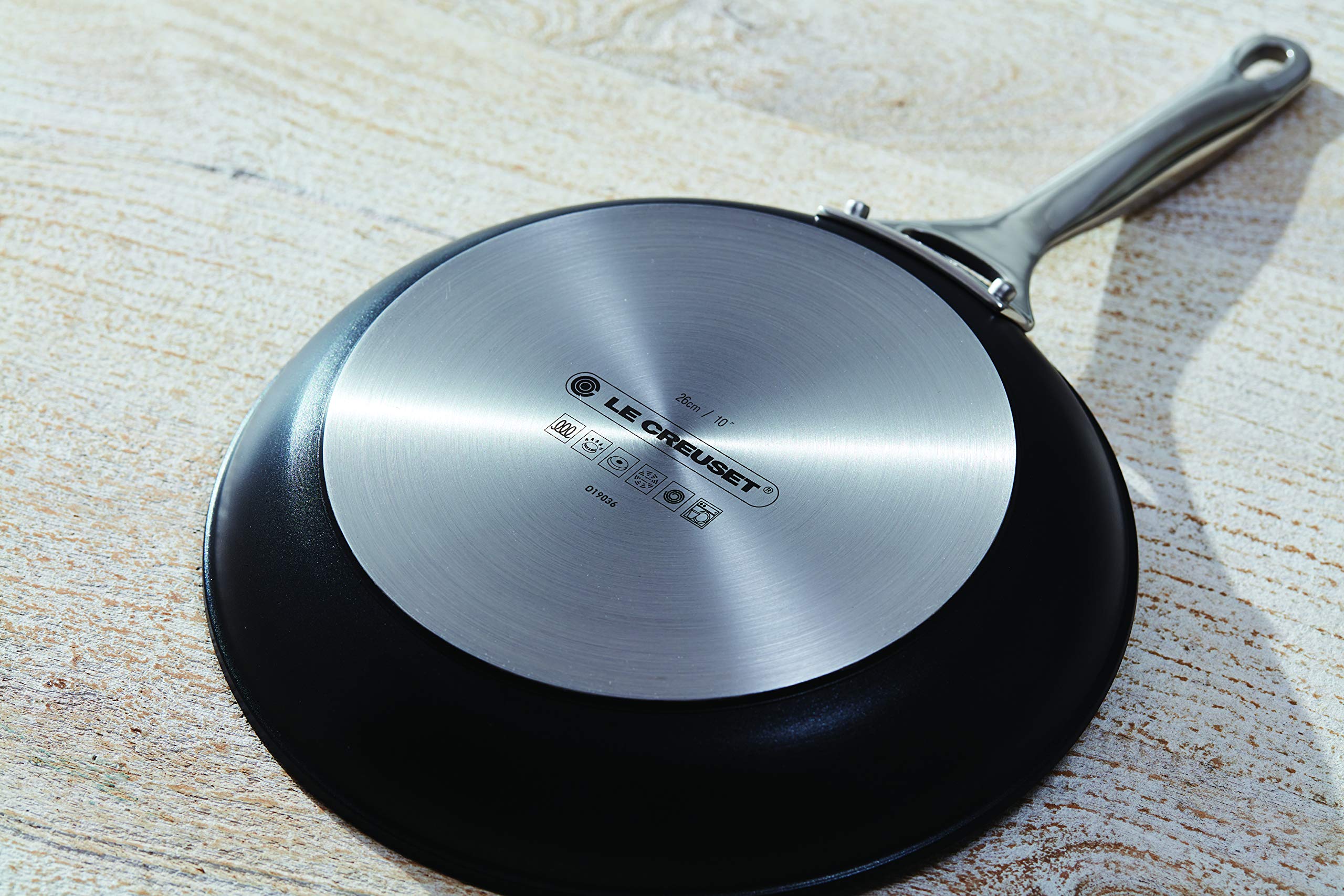 Le Creuset Toughened Nonstick PRO Cookware Set, 2 pc. (8'' & 10'' Fry Pan),Gray