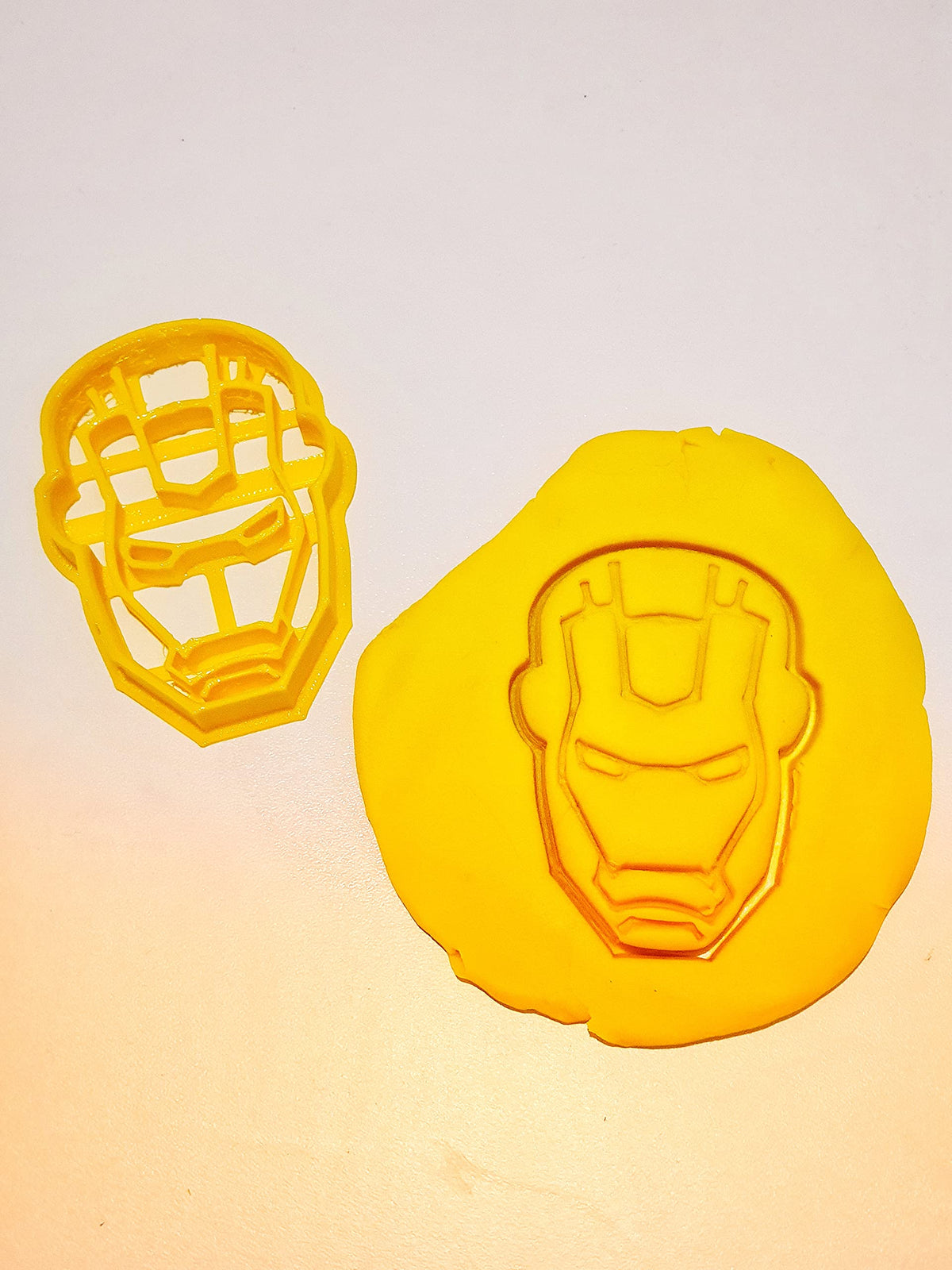 T3D Cookie Cutters Ironman Cookie Cutter, Suitable For Cakes Biscuit And Fondant Cookie Mold For Homemade Treats, 2.61 Inch X 3.