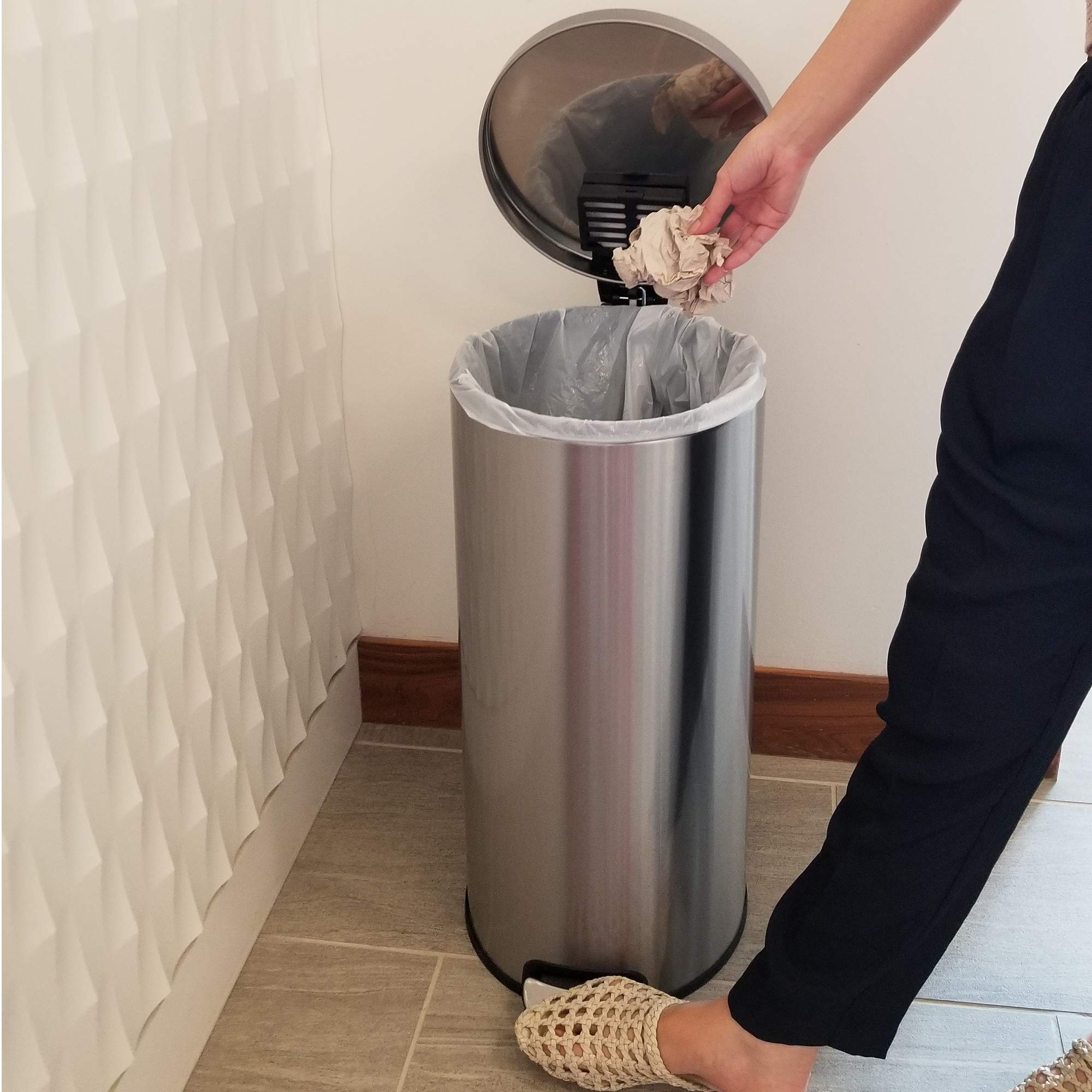 Itouchless, 30 Liter Step Pedal Garbage Bin Softstep 8 Gallon Kitchen Trash Can With Odor Filter & Removable Inner Bucket, Steel