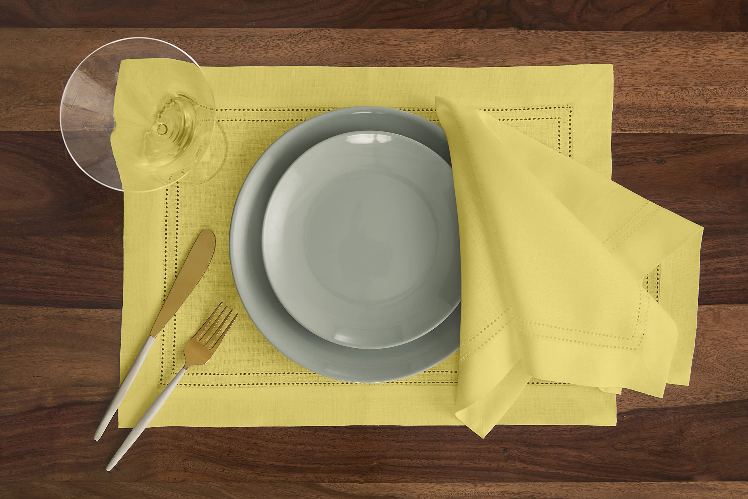 Solino Home Linen Dinner Napkins Set of 4 - 20x20 Inch Sunshine Yellow, 100% Pure Linen, Handcrafted, Machine Washable
