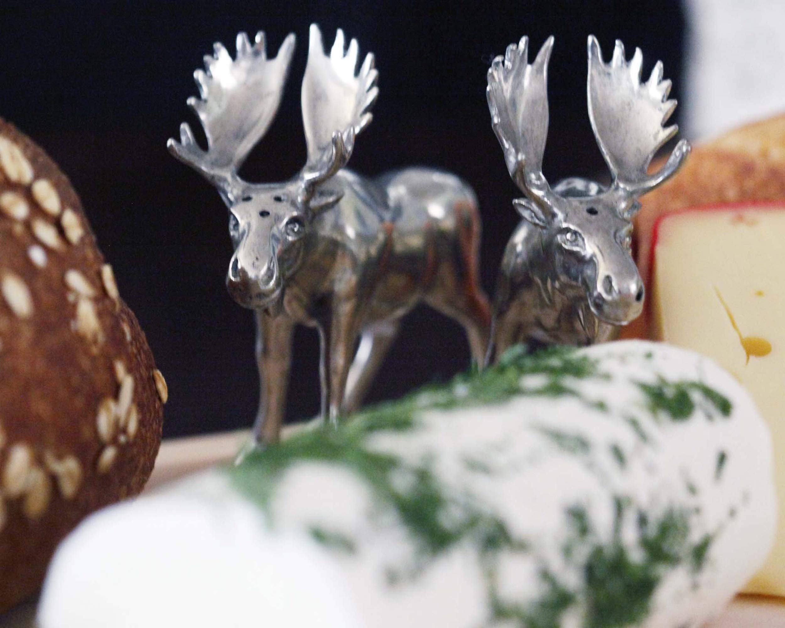 Vagabond House Pewter Metal Moose Salt And Pepper Set Artisan Designer Handcrafted For Cabin Lodge Mountain D  Cor 4.5 Inch Tall