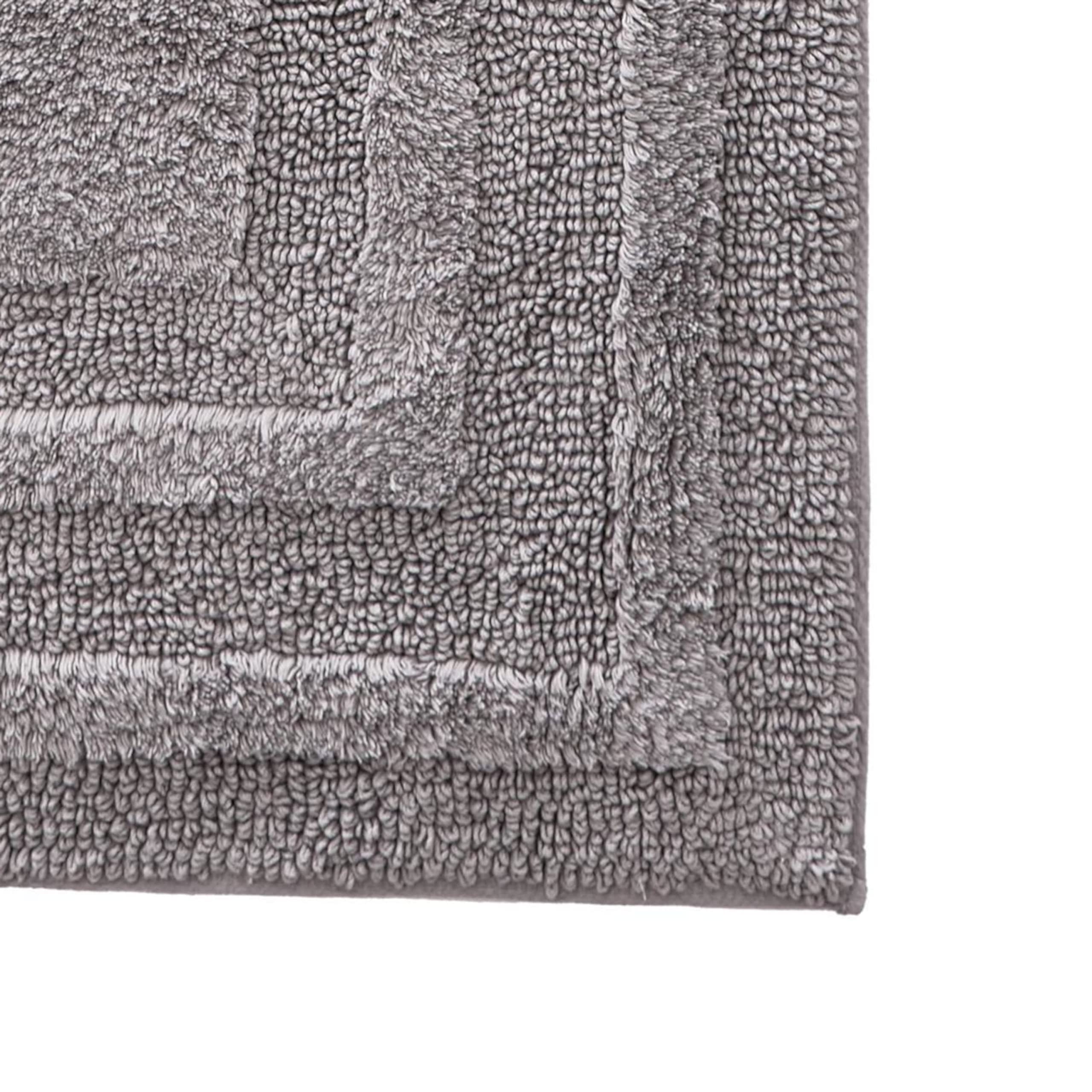 Eddie Bauer - Bathroom Rug Runner, Soft Tufted Cotton Bathroom Decor, Super Absorbent & Quick Dry (Logan Chrome Grey, 60'' X 22'