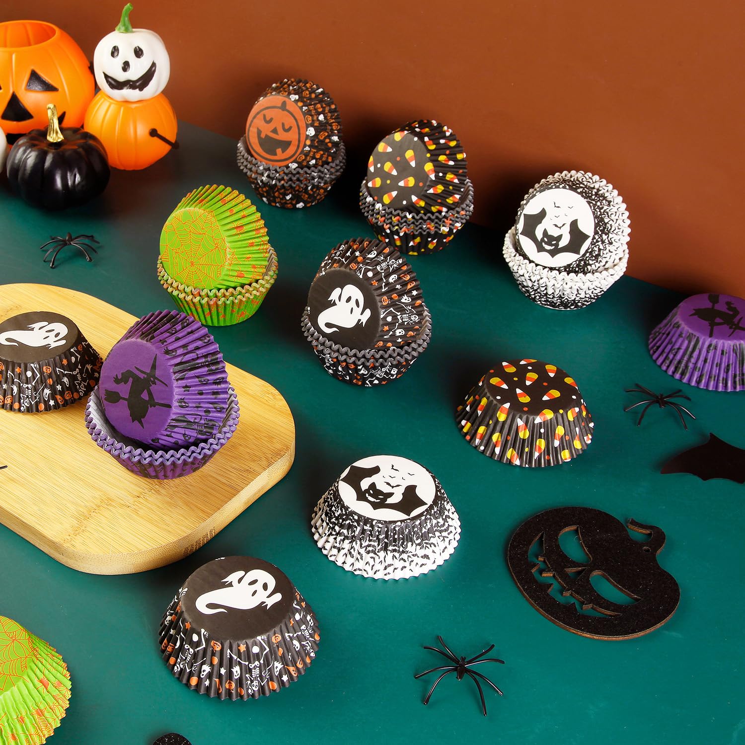 Quera 600 Pcs Halloween Cupcake Liners Pumpkin Bat Ghost Witch Candy Corn Baking Cups Black Orange Purple Cupcake Wrappers Muffi