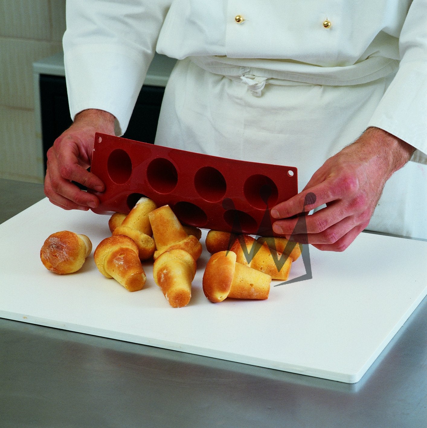 Silikomart Professional Silicone Bakeware: Dariole (Baba) 1 Oz, 1.38'' Dia X 1.5'' High, 15 Cavities