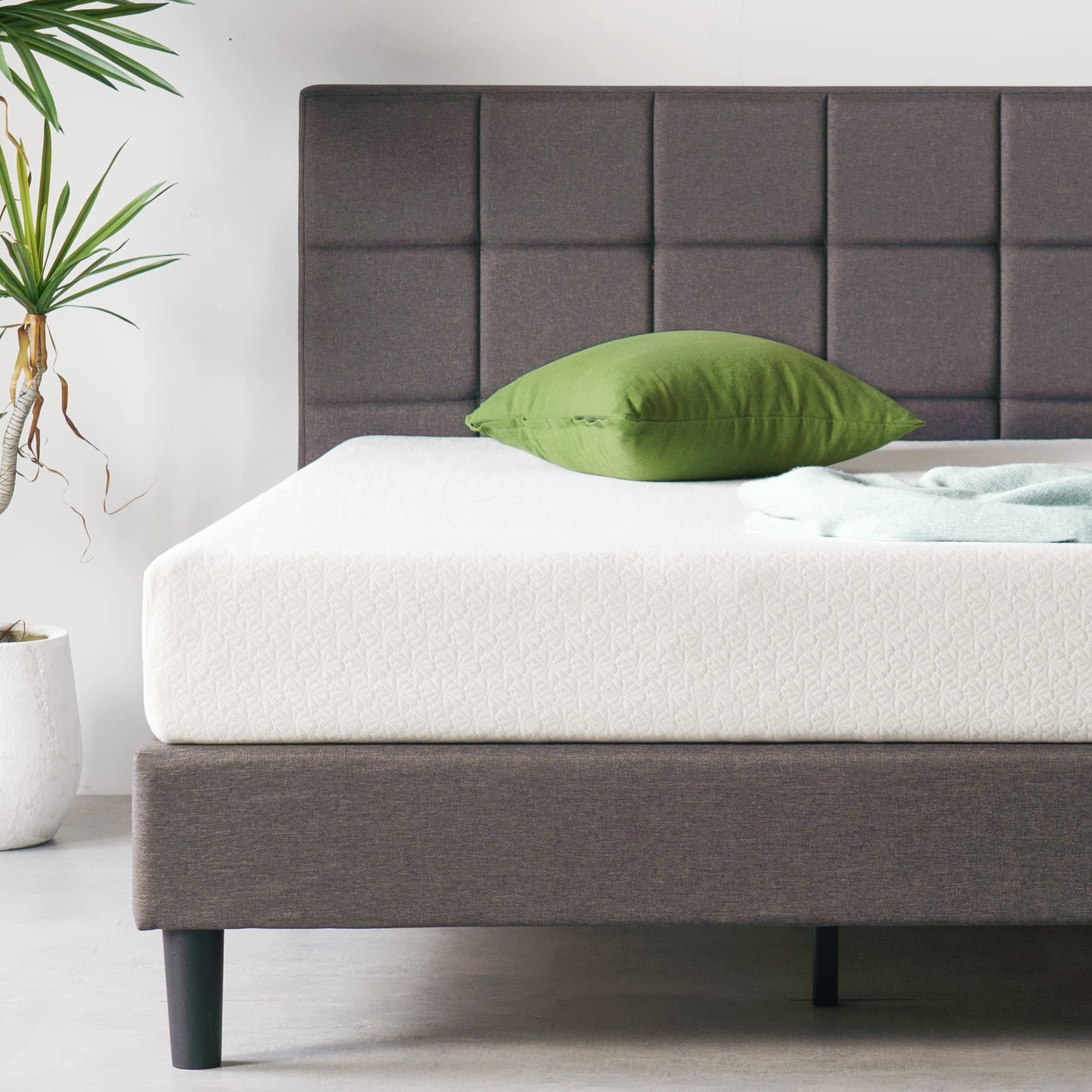 Zinus 8 Inch Green Tea ActivFresh(R) Memory Foam Mattress, Queen, Mattress in A Box with Compact WONDERBOX Packaging, CertiPUR-U