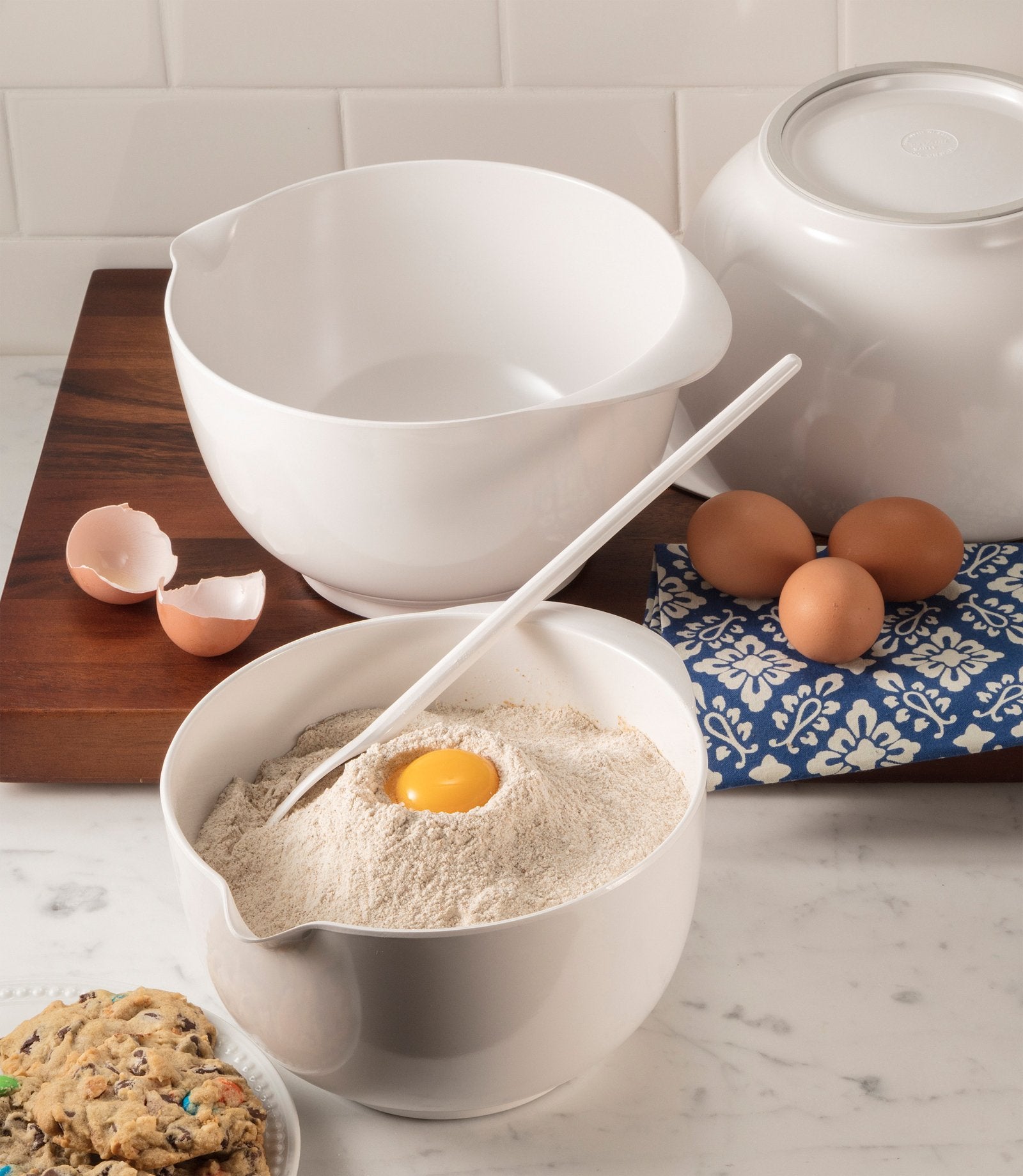 Hutzler Melamine Mixing Bowl, 3 Liter, Red, Model 3300RD, Durable Kitchen Essential