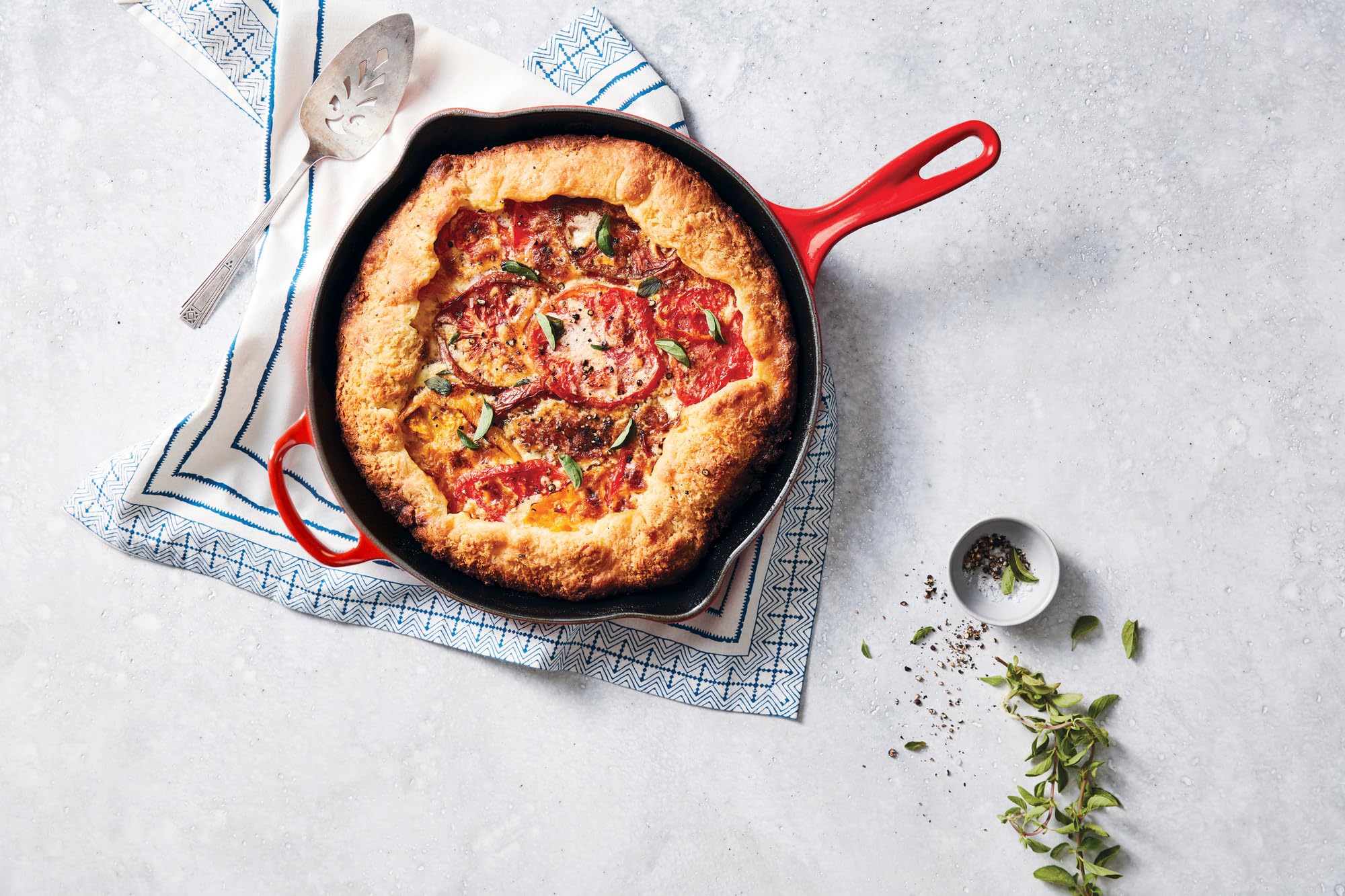 Le Creuset Enameled Cast Iron Signature Iron Handle Skillet, 11.75 (2-3/8 Qt.), Shallot