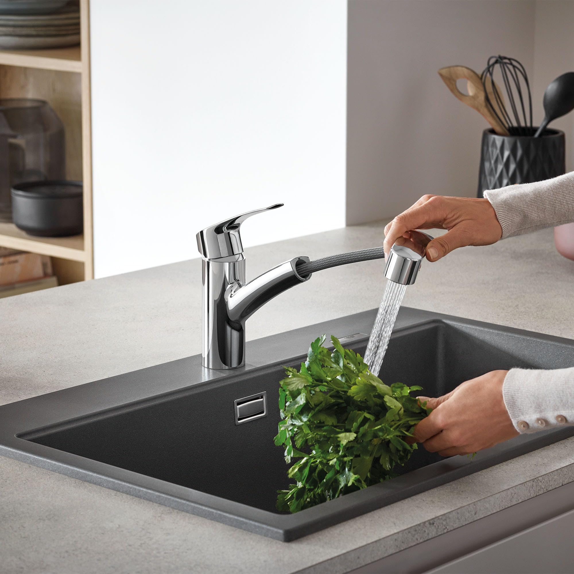 Grohe 30306001 Eurosmart Dual Spray Pull-Out Kitchen Faucet With Sprayer Supersteel (Stainless Steel)
