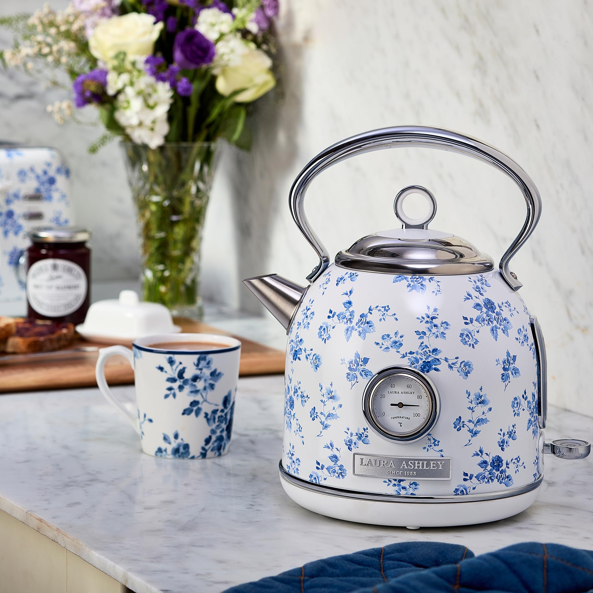 Laura Ashley 1.7L Stainless Steel Electric Kettle - 1500W Rapid Boil, Automatic Shut Off, China Rose - Model VQ-SBPKK336-LACR-US