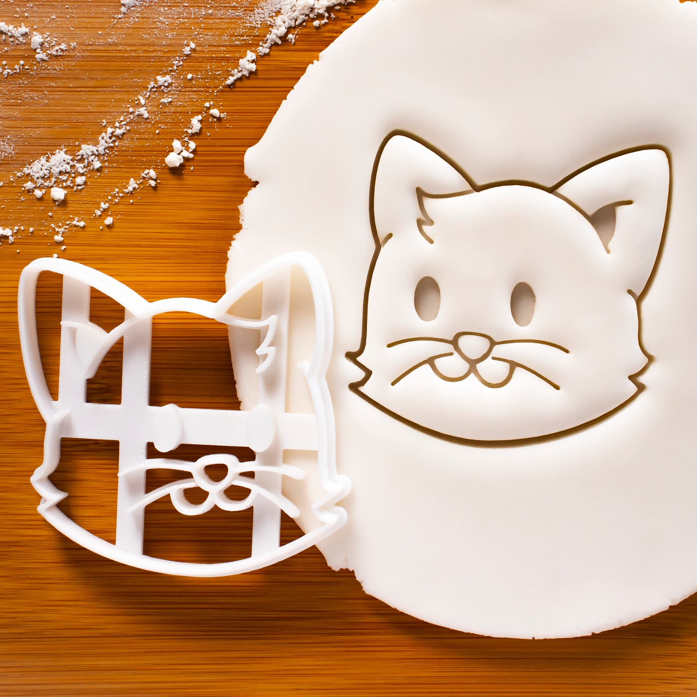 Set Of 2 Cat Cookie Cutters (Designs: Happy Cat And Cat Face), 2 Pieces - Bakerlogy