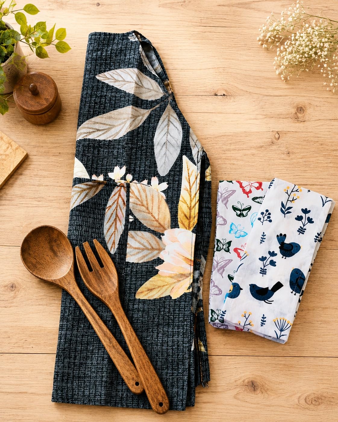 Cotton Treasure Kitchen Apron With Waterproof Lining And The Cotton Kitchen Napkins | Adjustable Waist Belt | Cooking Apron With