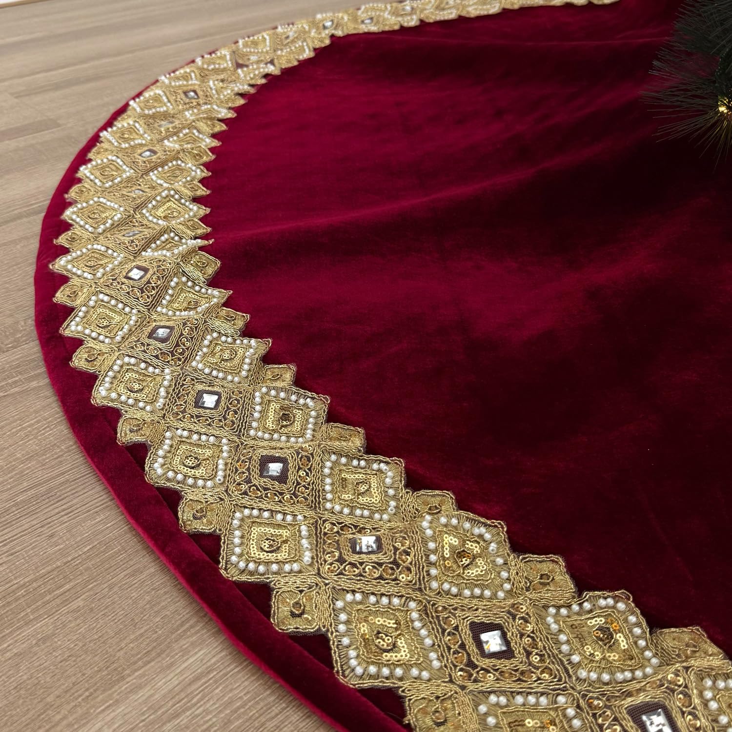 Starry Dynamo 72-Inch Venetian Gilded Christmas Tree Skirt in Velvet with Gold Jeweled Band, Burgundy