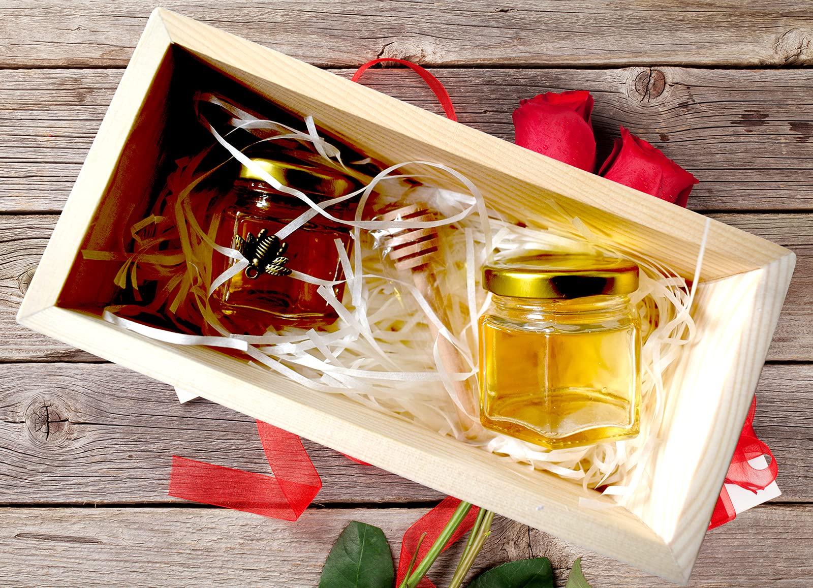 Adabocute Honey Pot 2oz, Mini Glass Honey Jars with Wood Dipper, Gold Lid, Bee Pendants, Beige Gift Bags, Thank-you Tags, Ideal