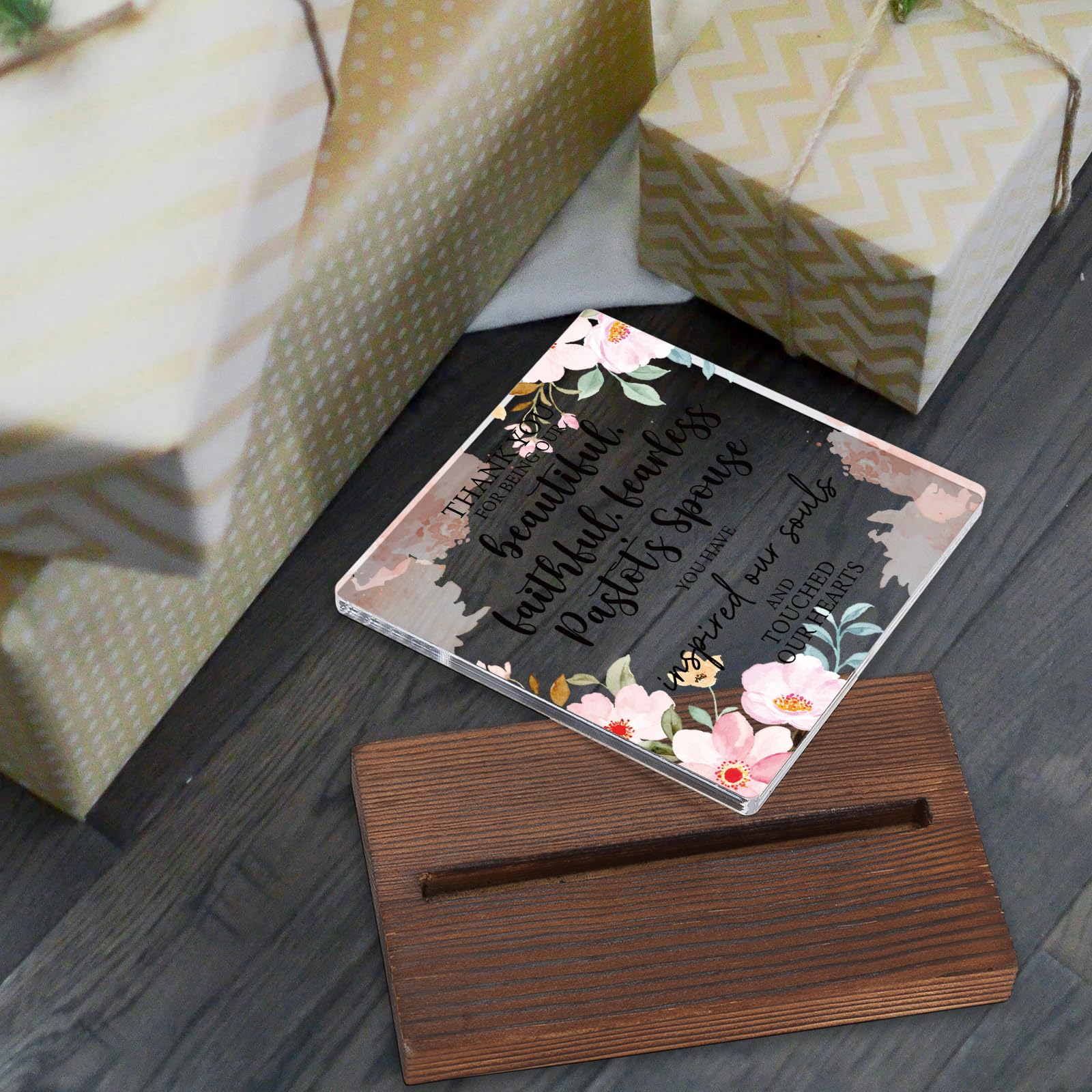 Pastors Spouse Appreciation Gift, Acrylic Desk Plaque with Floral Design and Heartfelt Message, Rustic Wood Base Thank You Sign