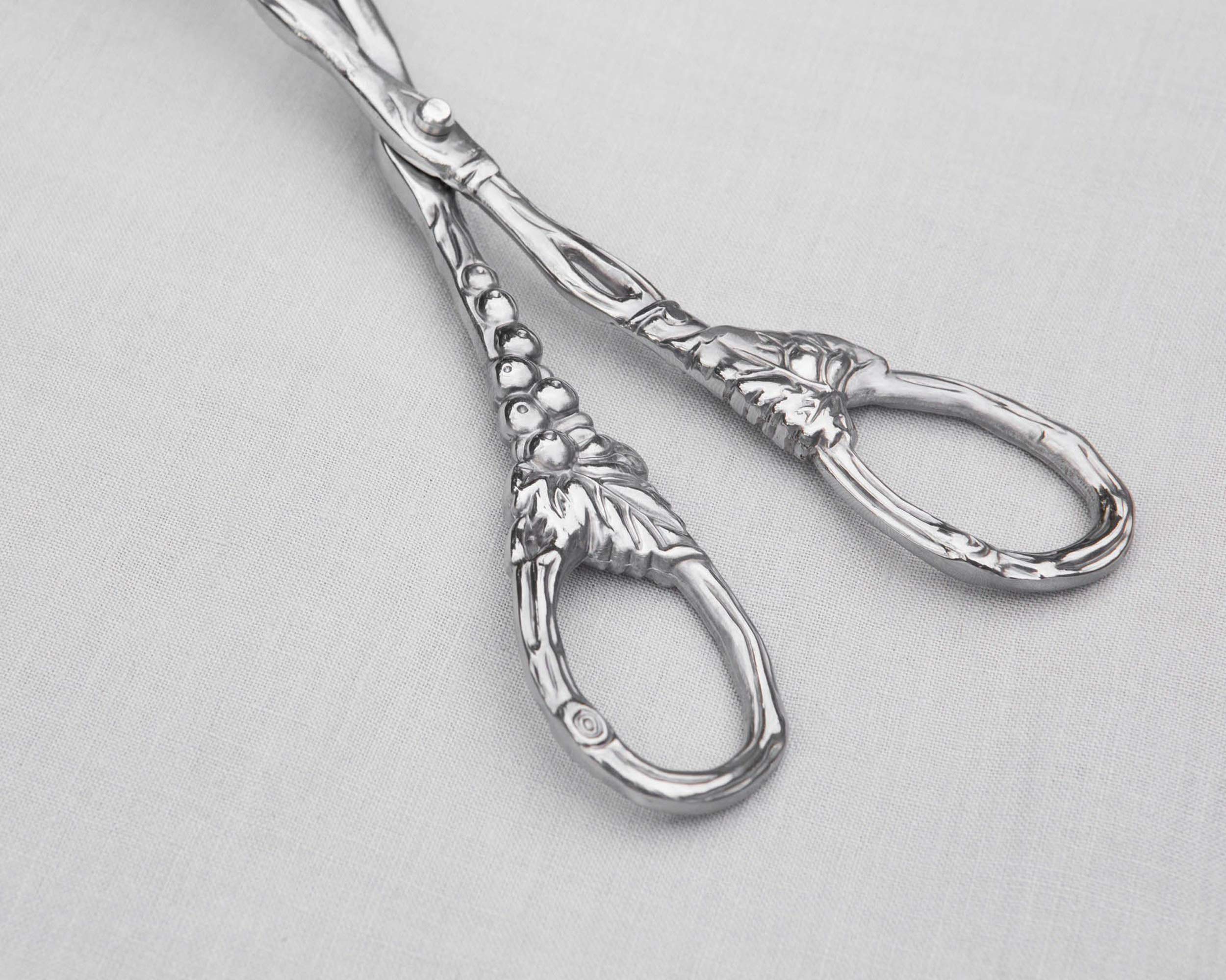 Arthur Court Grape Pattern Aluminum Serving Tongs, 10.5" Silver Salad Servers, Durable Buffet Catering Tool