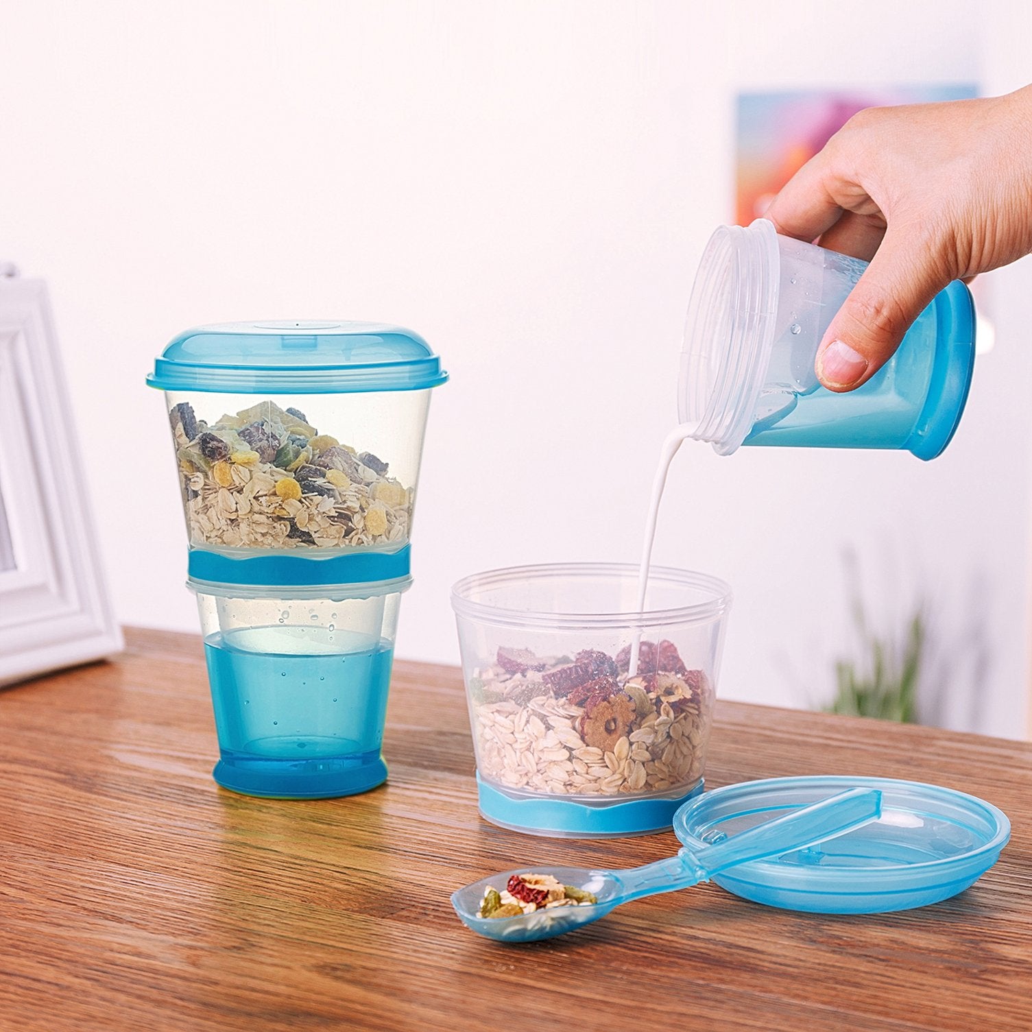 Cereal On The Go, Cup Container Breakfast Drink Milk Cups Portable Yogurt And Travel To-Go Food Containers Storage With Spoon(Bl