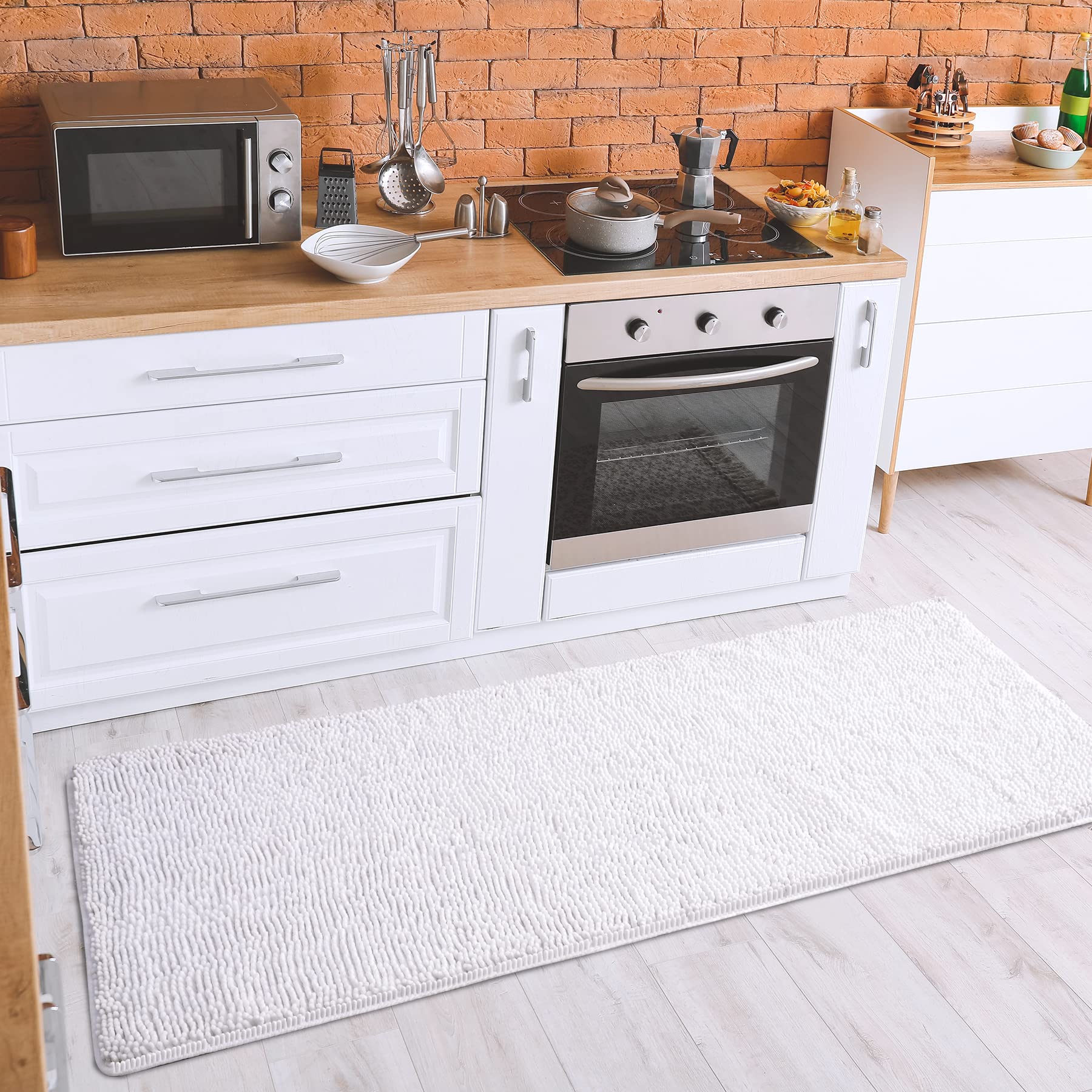 Noahas White Long Bathroom Rugs Runner 24''x60'' Absorbent Bath Mats for Bathroom Non-Slip Washable Carpet Soft Plush Chenille Shower Mats for Bathroom Shaggy Durable Bath Rugs with Rubber Backing