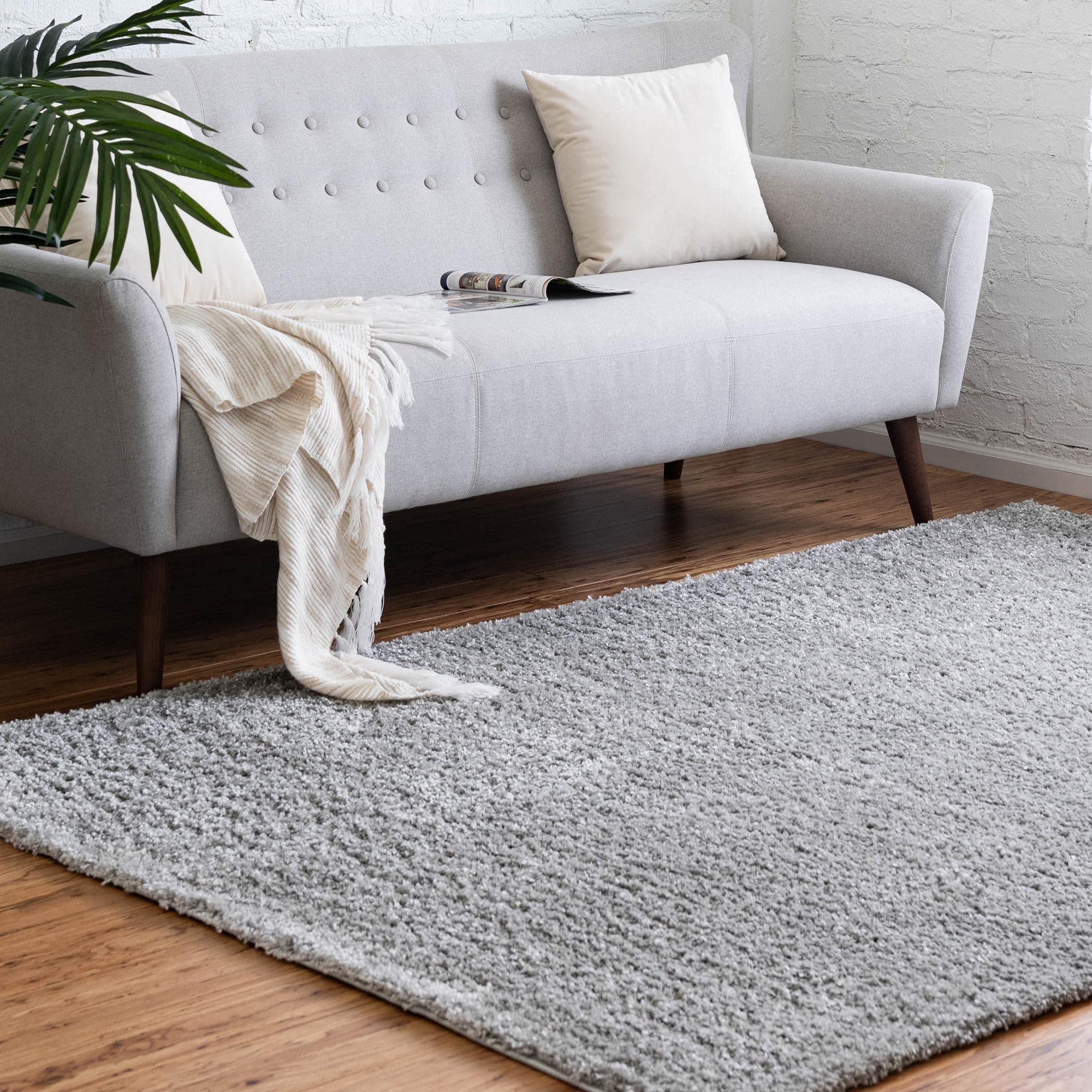 Rugs.com Soft Solid Shag Collection Area Rug - 4x6 Cloud Gray Shag Rug Perfect for Entryways, Kitchens, Breakfast Nooks, Accent 