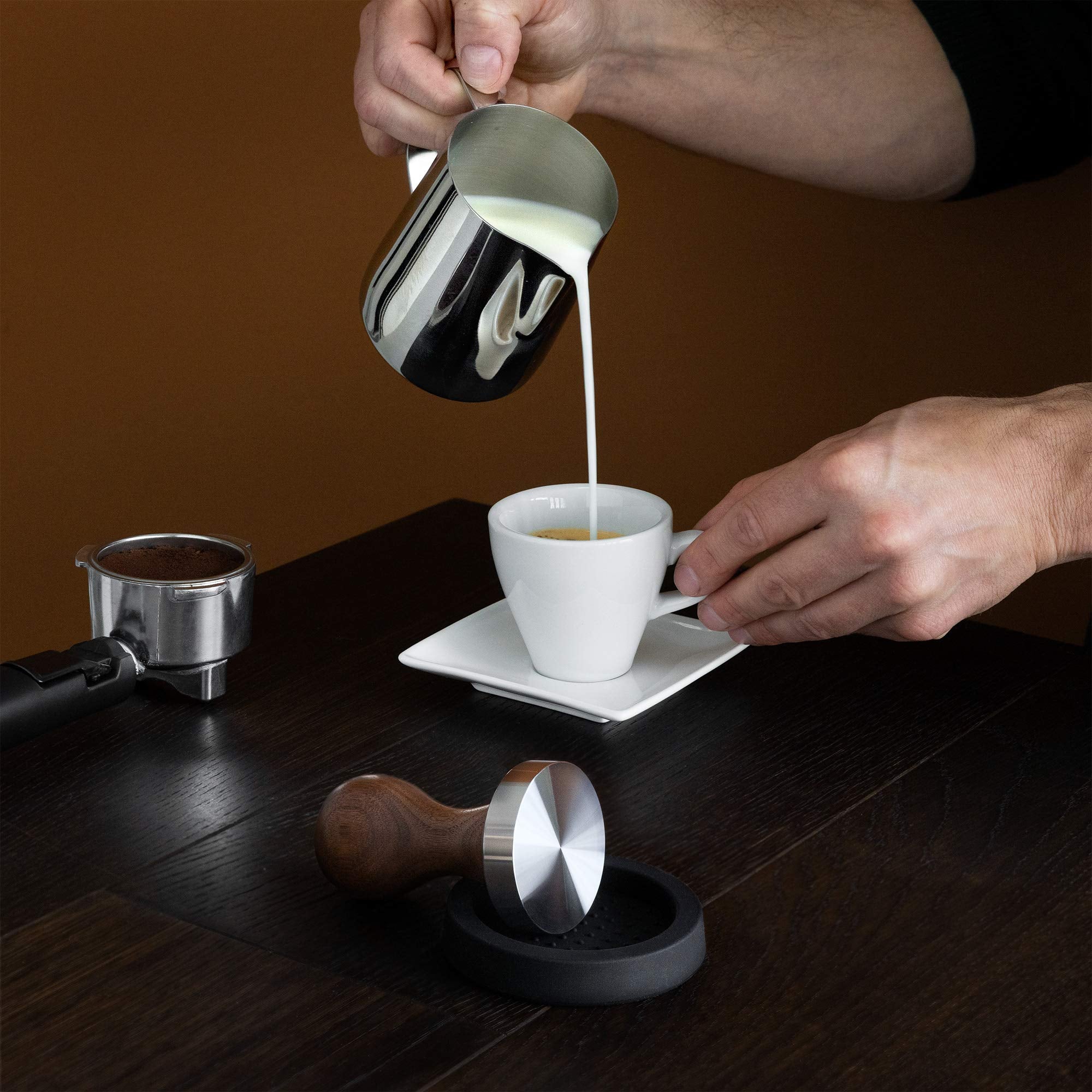 Navaris Coffee Tamper Set - Milk Jug And Stainless Steel Espresso Press With Walnut Handle For Coffee - 51Mm Coffee Ground Compr