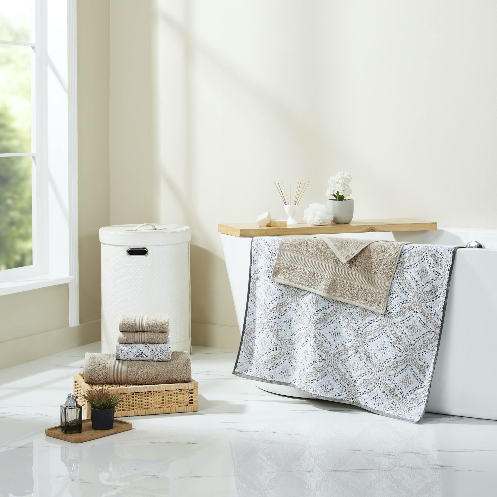 Modern Threads Capri 6-Piece Reversible Yarn Dyed Jacquard Towel Set - Bath Towels, Hand Towels, & Washcloths - Super Absorbent