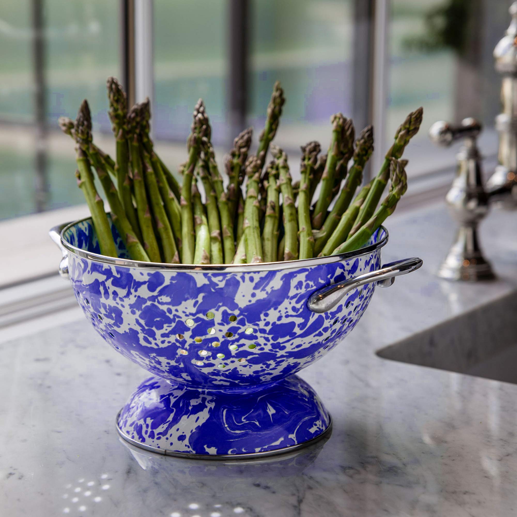Golden Rabbit Enamelware - 3Qt Colander (Cobalt Swirl)
