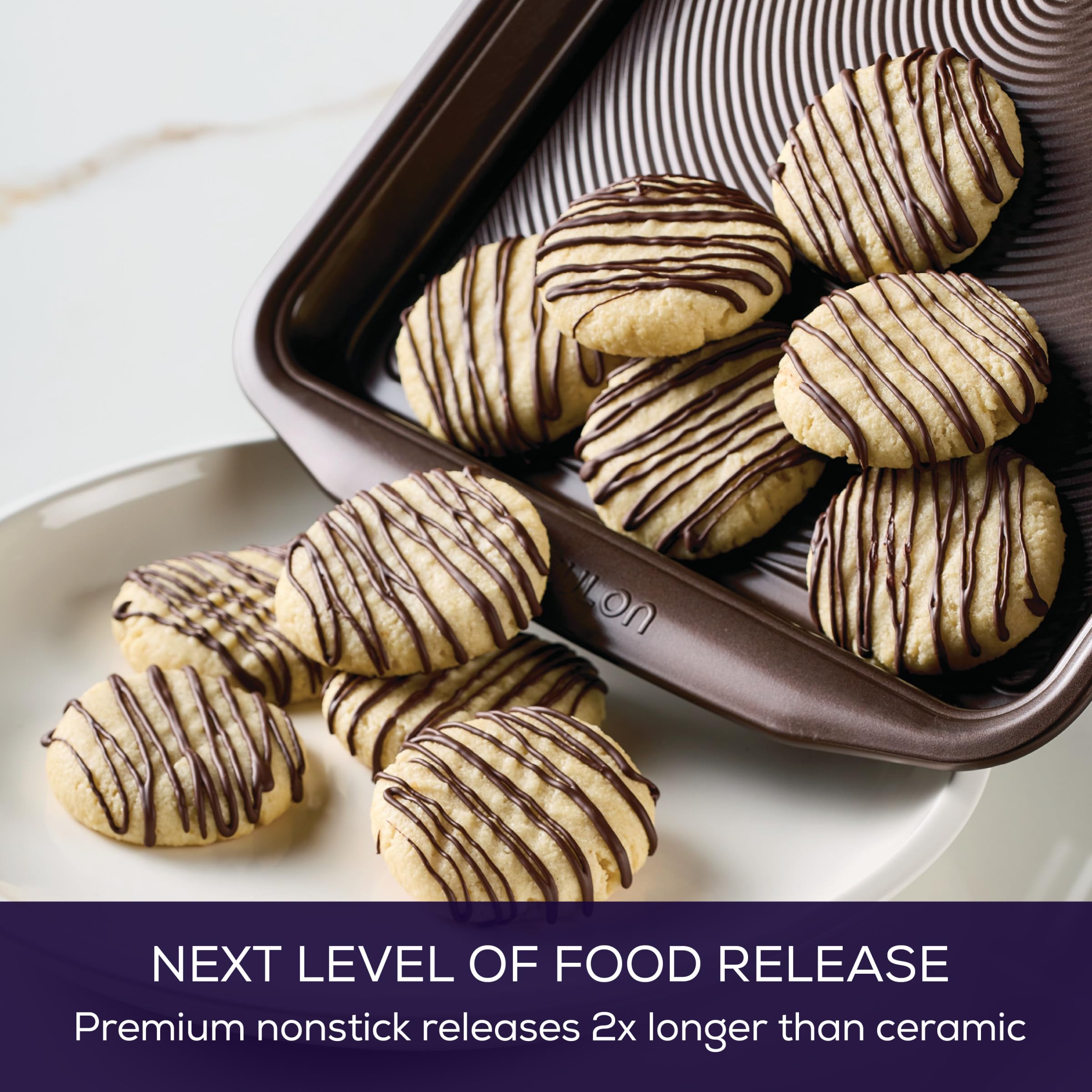 Circulon Nonstick Bakeware, Nonstick Cookie Sheet / Baking Sheet - 10 Inch X 15 Inch, Chocolate Brown