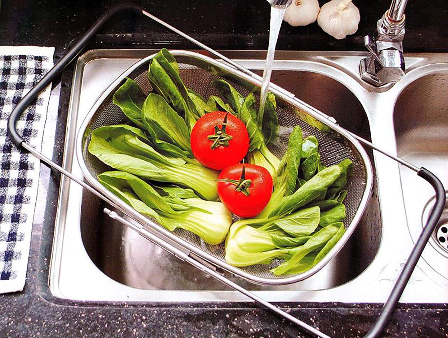 Over The Sink Stainless Steel Oval Colander with Expandable Rubber Grip Handles Strainers  Fine Mesh Strainer Basket Kitchen 6 Quarts Colander for Strain  Drain  Rinse Fruits  Vegetables