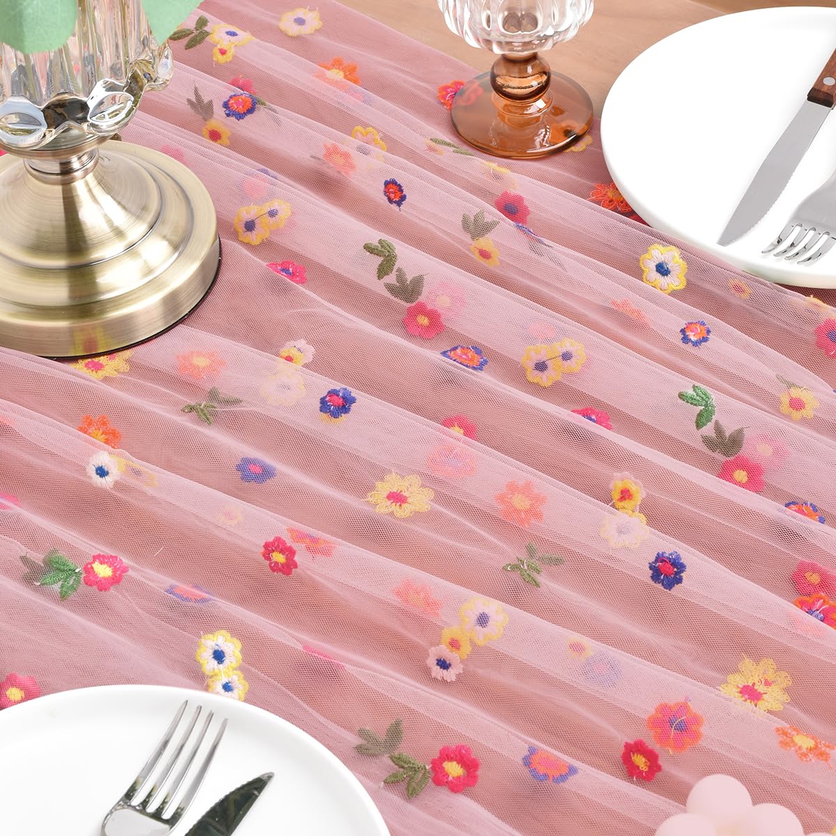 Joanlody Blushing Pink Embroidery Daisy Fall Thanksgiving Table Runner Florals Seasonal Tulle Table Runner Holiday Kitchen Dinin
