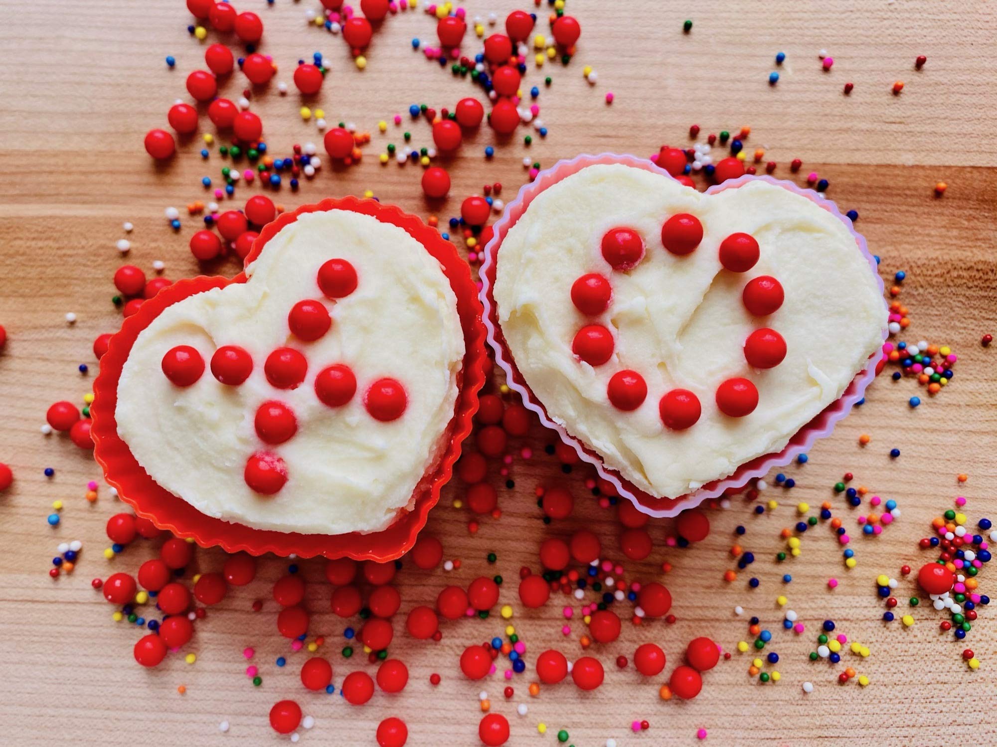 Fox Run Heart Silicone Muffin And Cupcake Liners, Set Of 12 Standard Size Wrappers