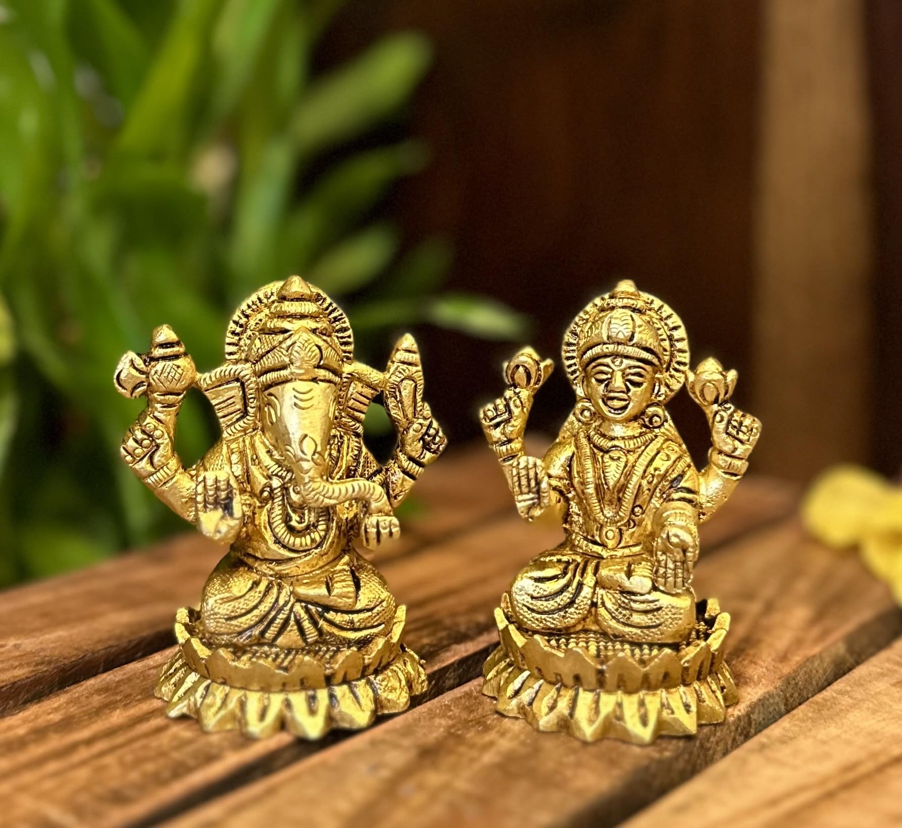 Laya 100% Pure Brass Laxmi Ganesh Idol | Small Lakshmi Ganesha Brass Idol For Home Decor, Pooja, Gifting & Car Dashboard | Laxmi