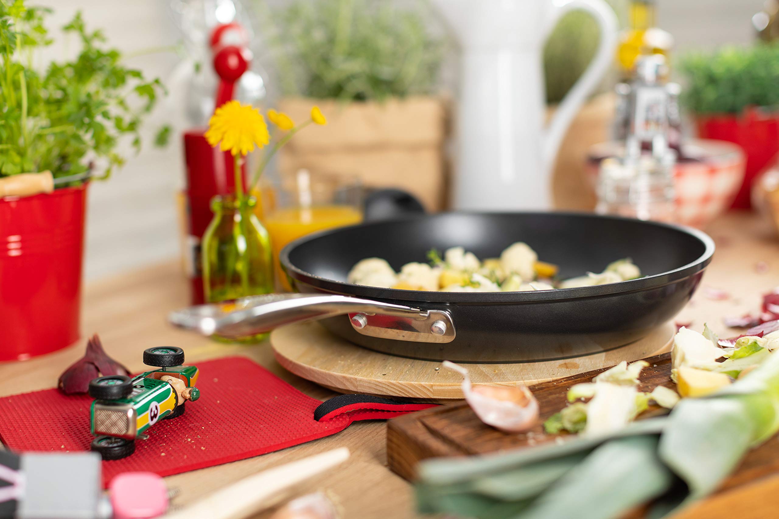 Kuhn Rikon Easy Pro Oven-Safe Non-Stick Induction Frying Pan, 8 Inch/20 Cm, Black