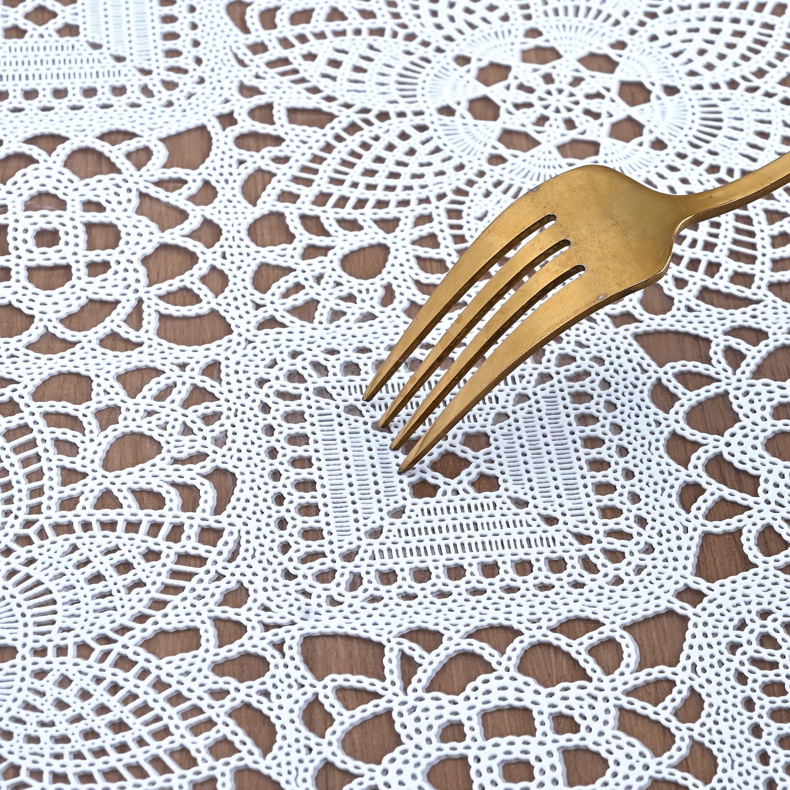 Likiyol White Vinyl Tablecloth, Oval Lace Tablecloth, Heavy Duty Vinyl Table Cloth, Stain-Resistant Wipeable Table Protector For