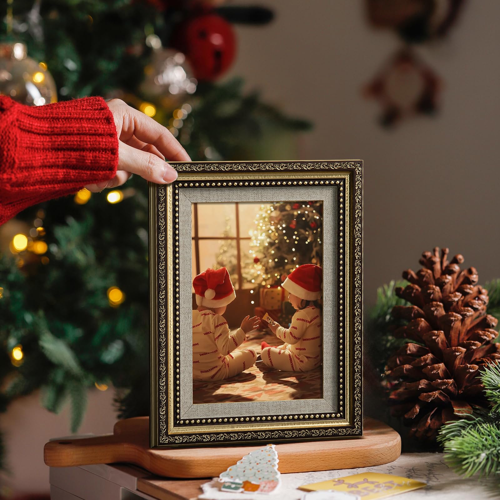 HappyHapi 8x10 Picture Frame Gold, Vintage Picture Frames for Wall or Tabletop Display, Antique Photo Frame for Wall D  corRetro