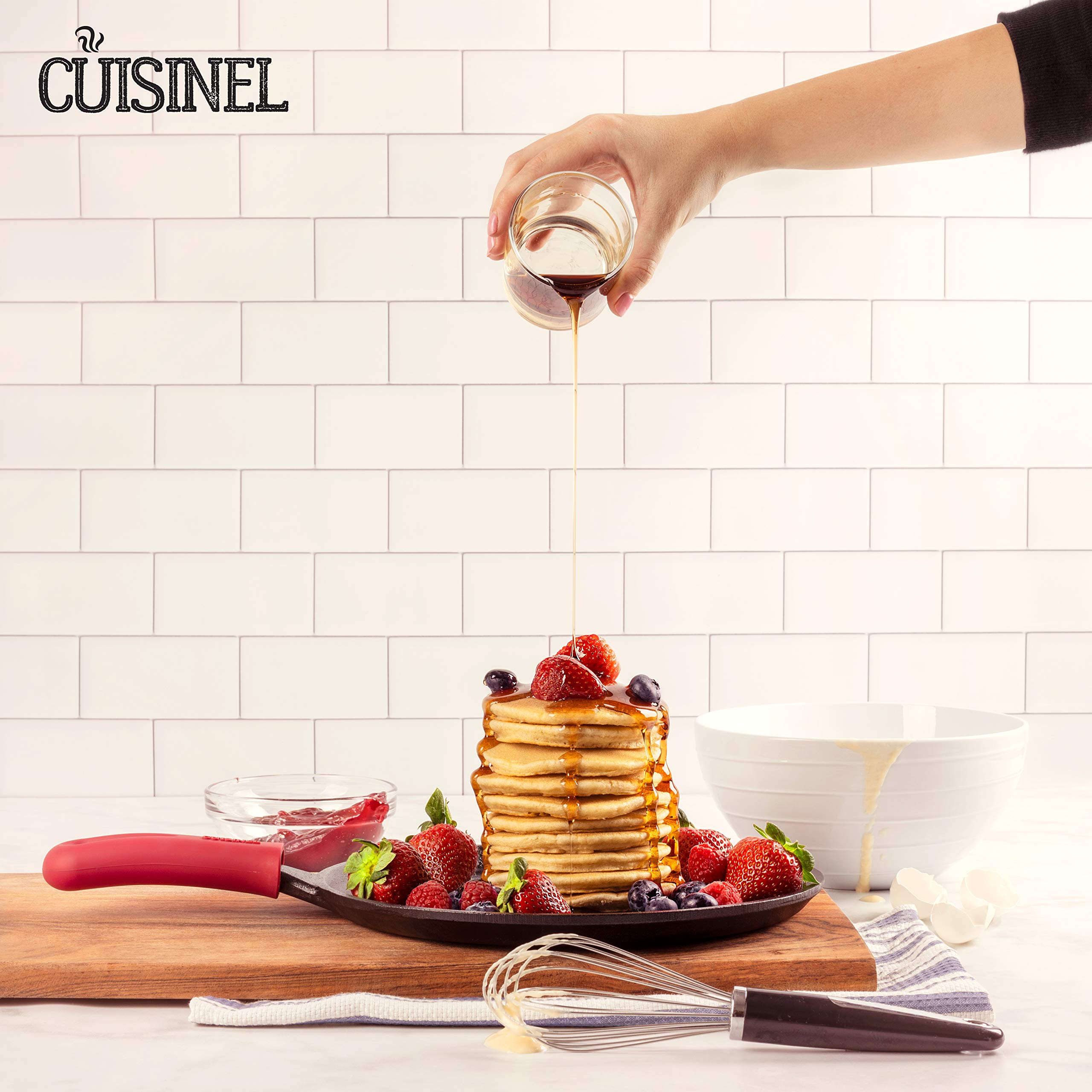 Cuisinel Cast Iron Round Griddle - 10.5'' Crepe Maker Pan + Silicone Handle Cover - Pre-Seasoned Comal For Tortillas Flat Skille