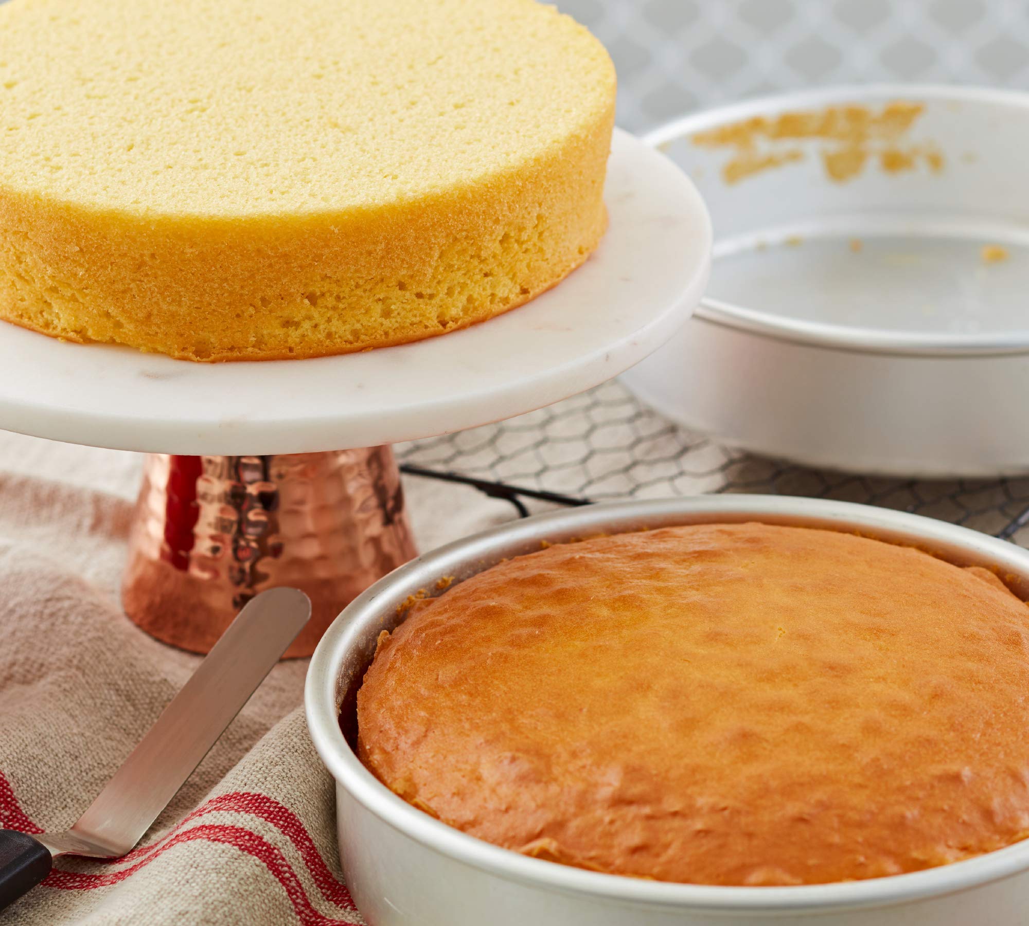 Wilton Small And Tall Aluminum 2 X 6-Inch Layer Cake Pan Set, 2- Piece