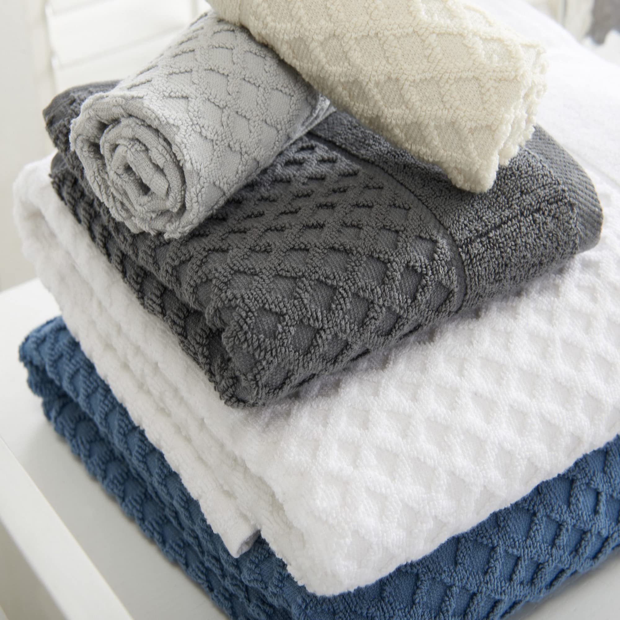 Great Bay Home 100% Cotton Grey Bath Towel Set  4 Soft Bath Towels (30 X 52 Inches)  Highly Absorbent, Quick Dry Bath Towels  Gr