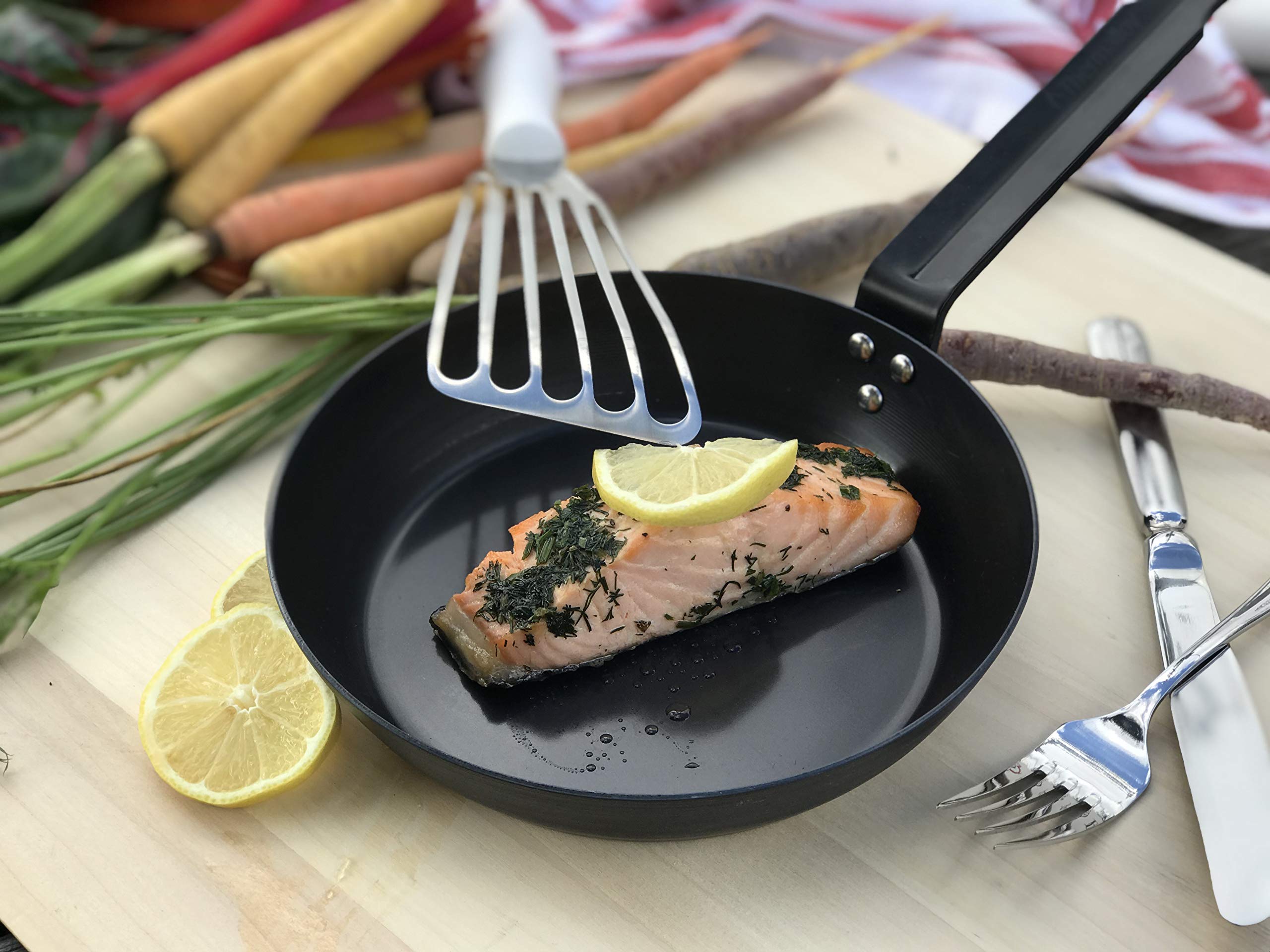 Browne Foodservice Thermalloy 11.8 Inch Black Carbon Steel Fry Pan