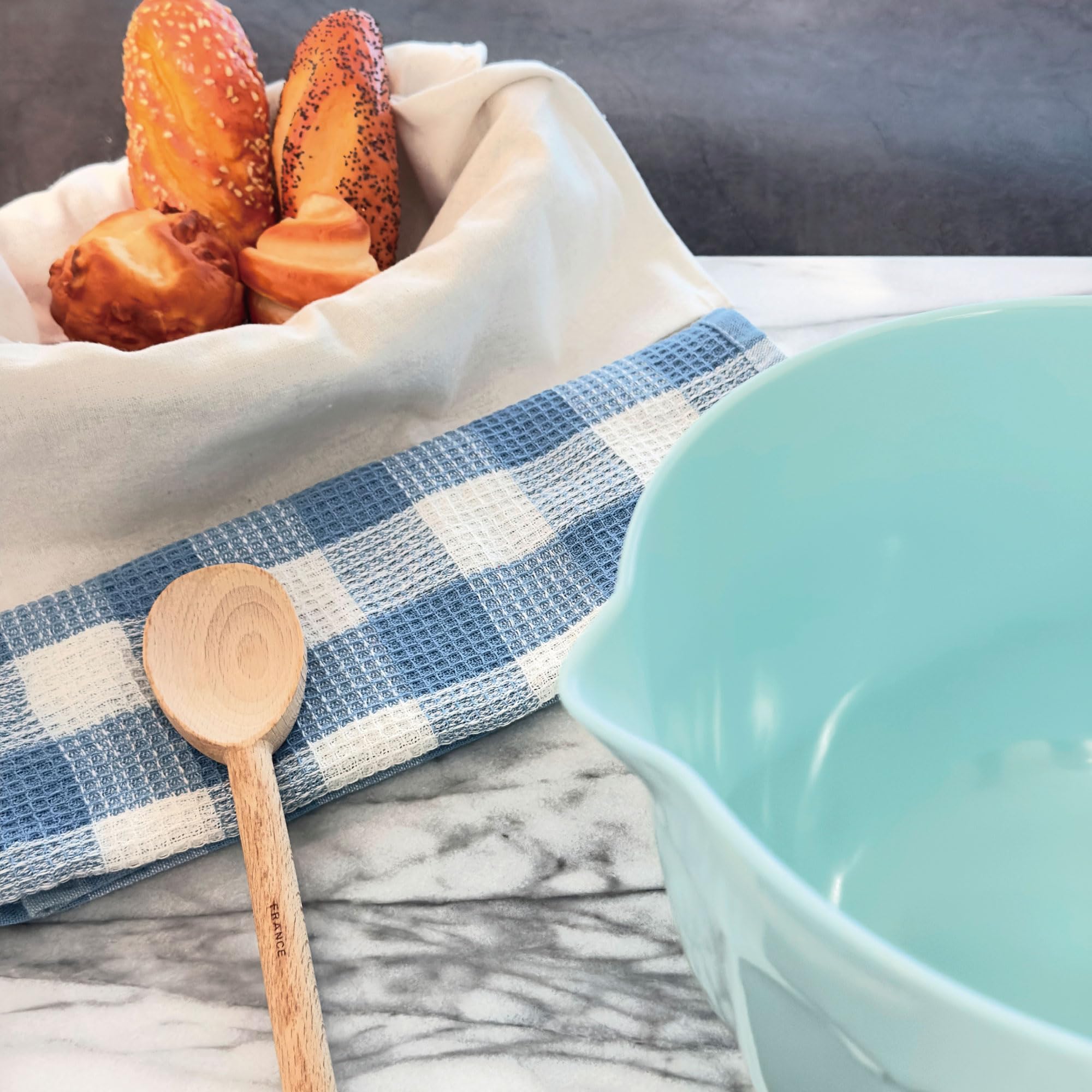 UPware Melamine Batter Bowl 4.3 qt with Pour Spout & Handle, Non-Slip Base, Latte Blue, Model A_546B