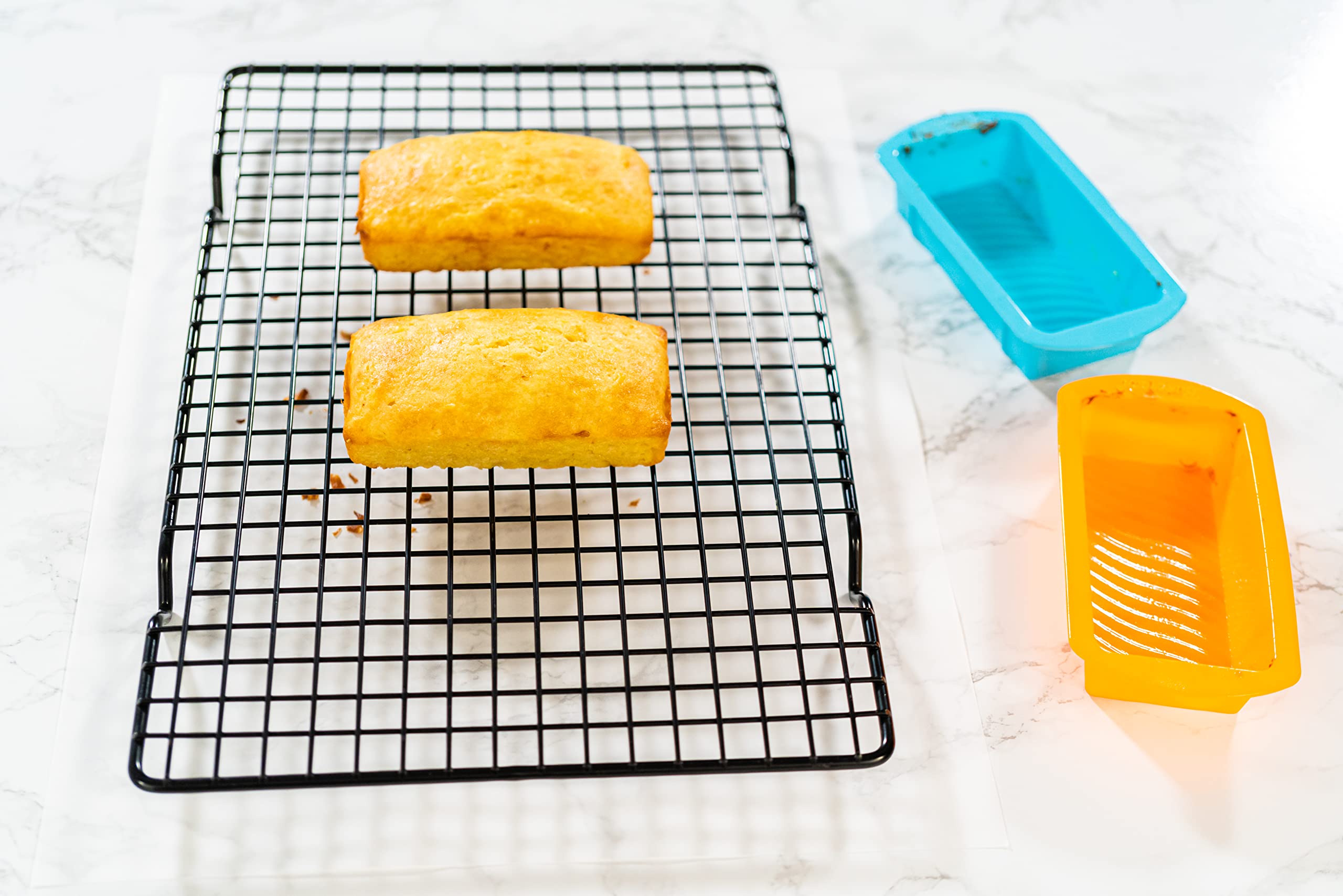 Bakerpan Silicone Mini Loaf Pans Set of 4, 4.5 Inch Reusable Baking Molds, Multicolor